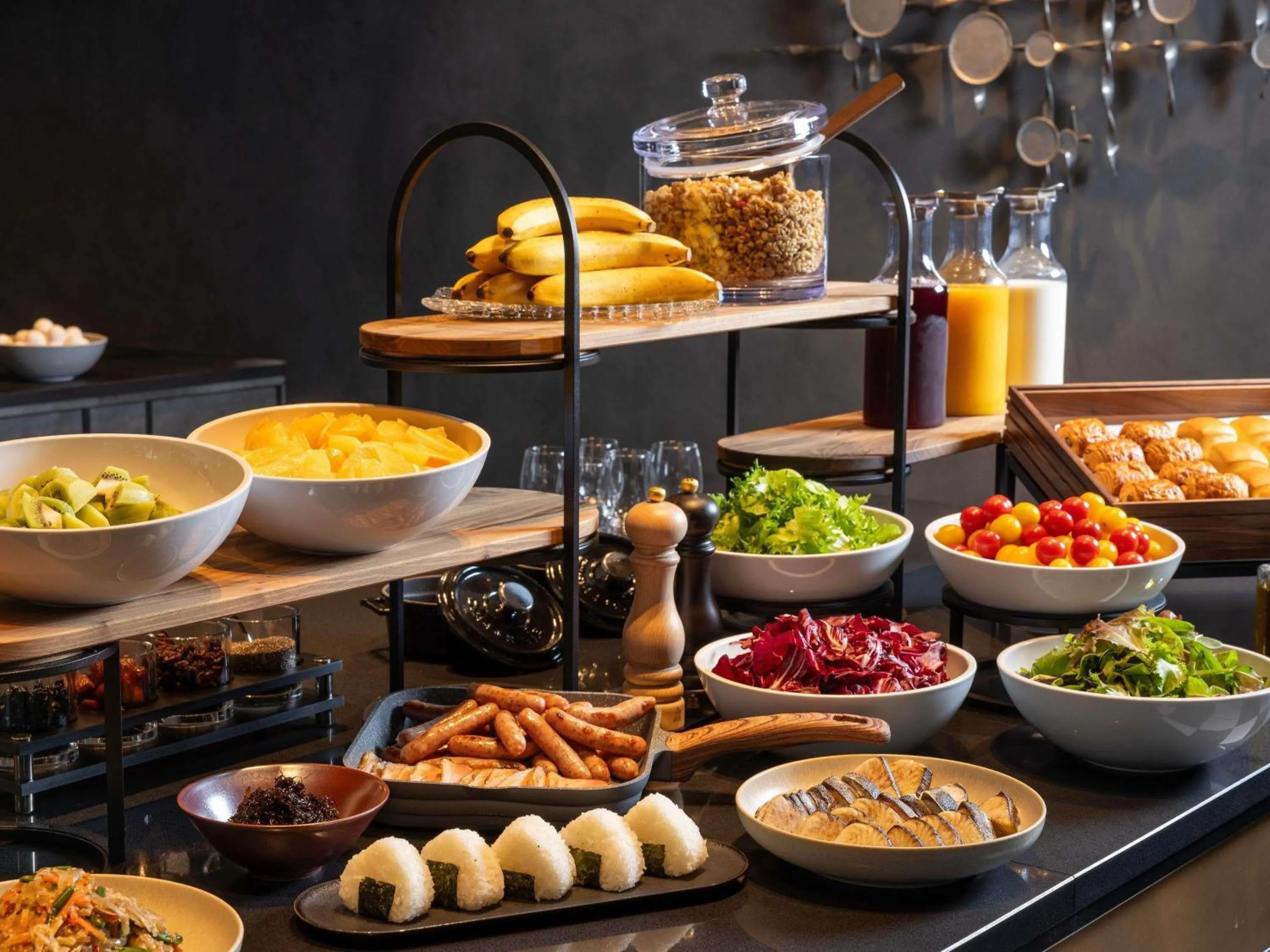 Restaurant/places to eat in Mercure Tokyo Haneda Airport