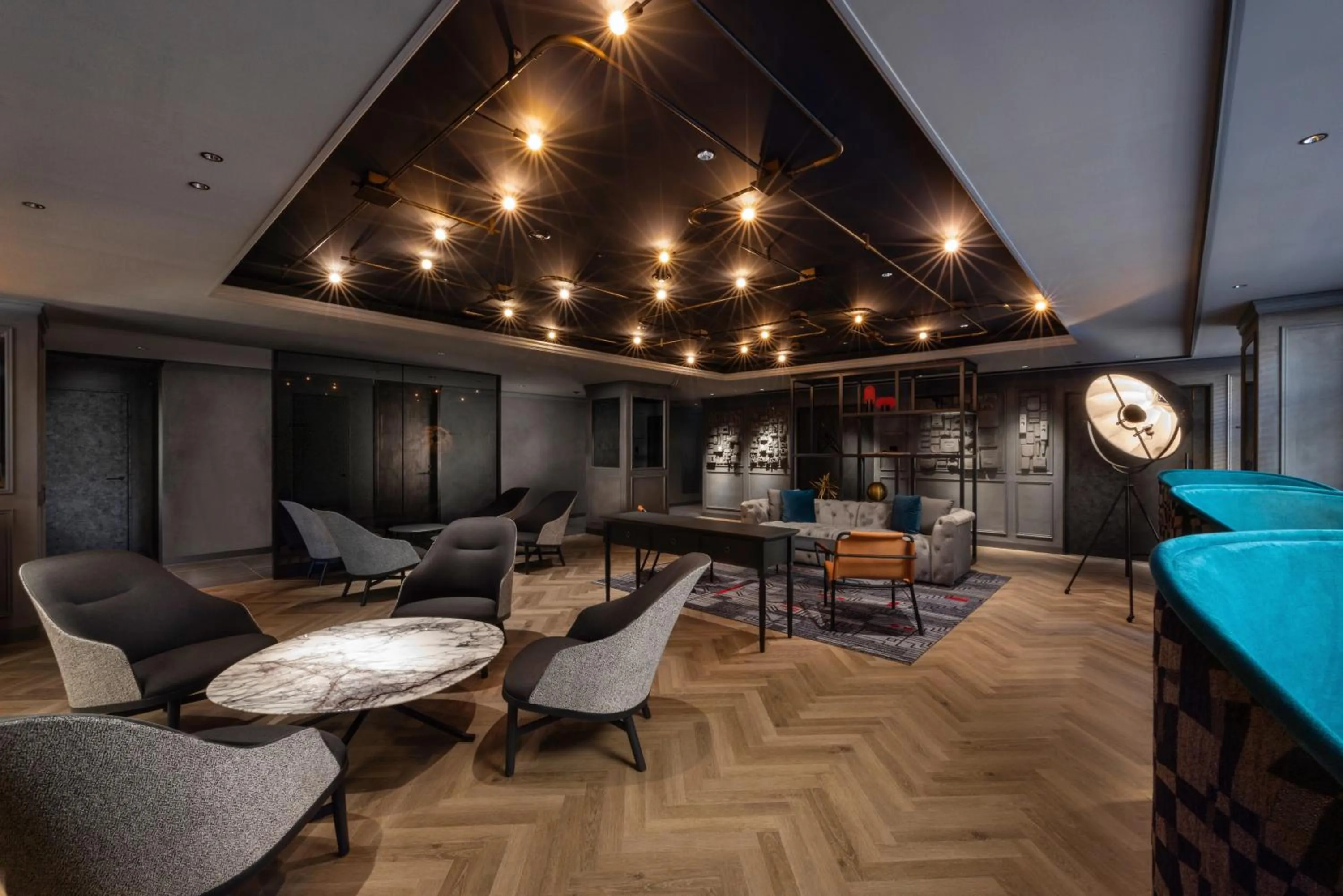 Lounge or bar in Mercure Tokyo Haneda Airport