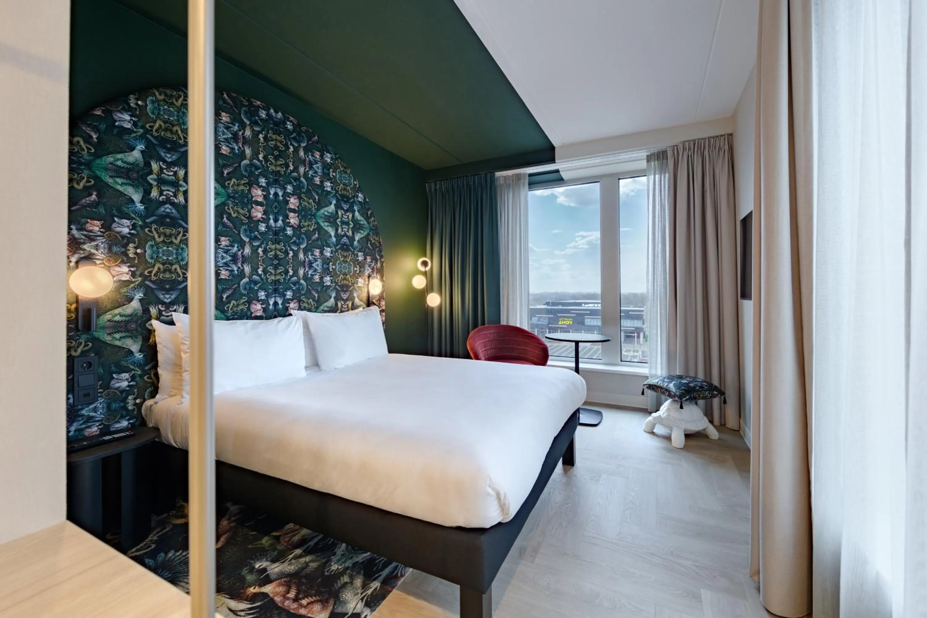 Bed in ibis Styles Rotterdam Ahoy