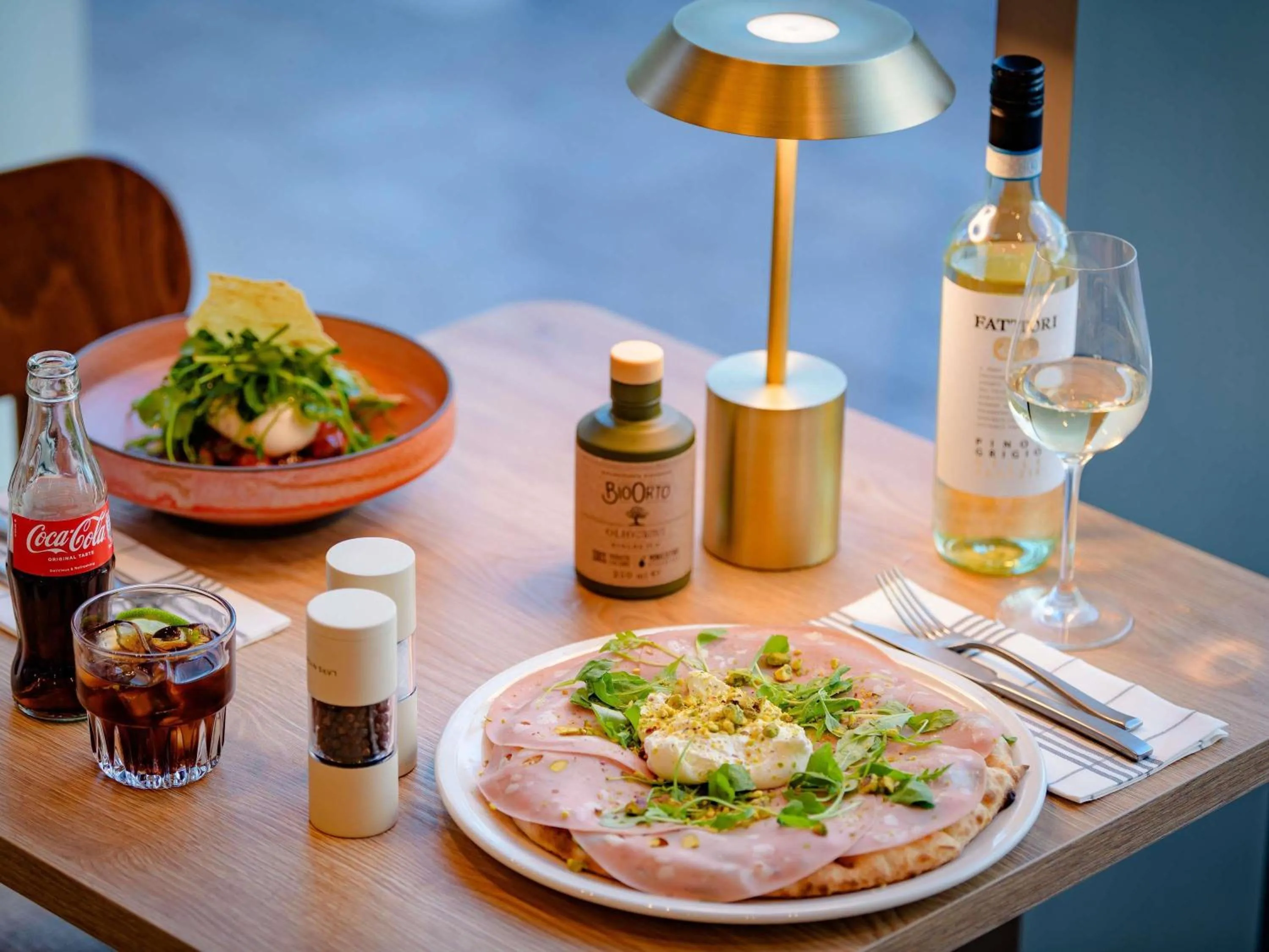 Restaurant/places to eat in ibis Styles Rotterdam Ahoy