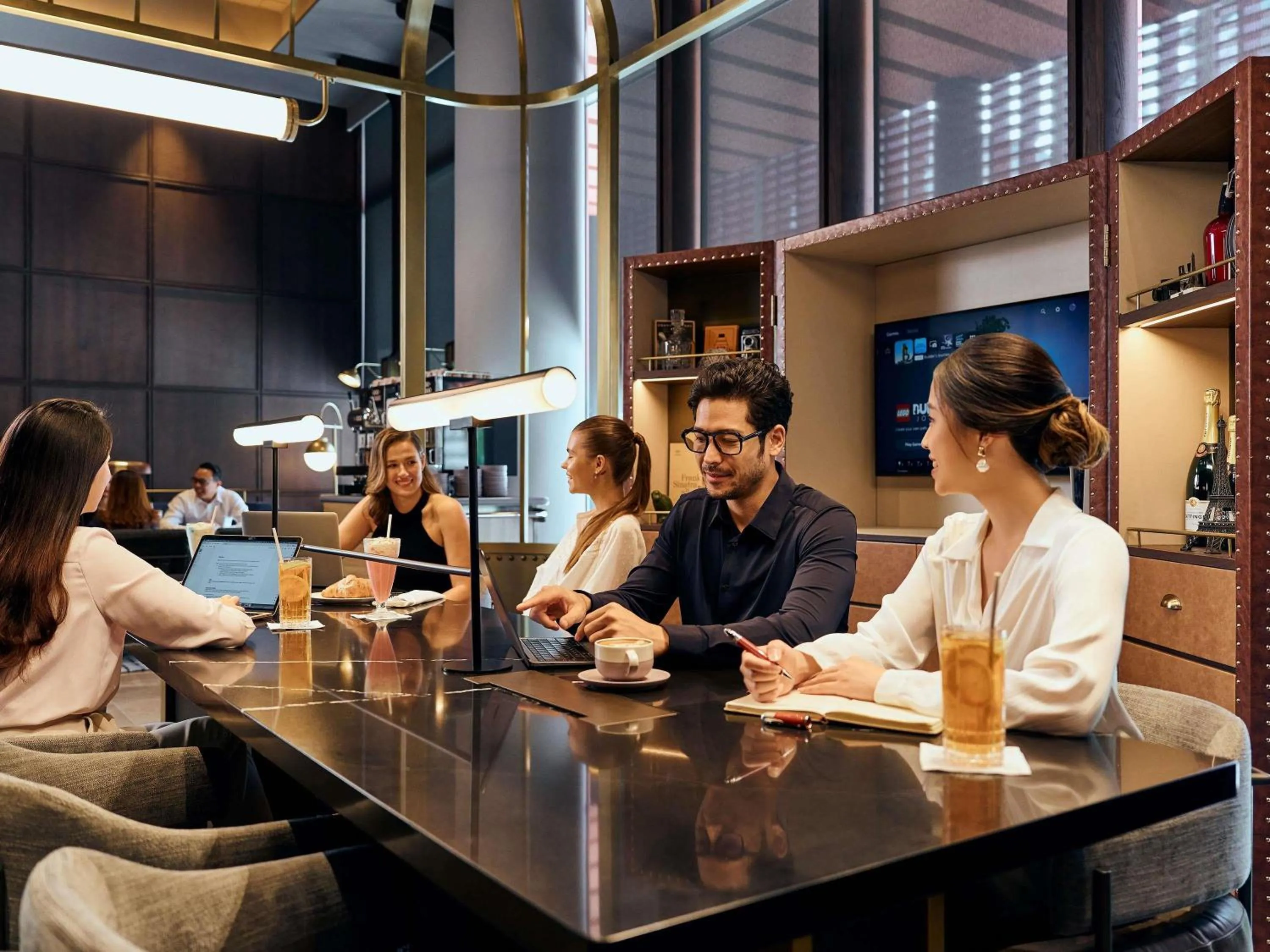 Restaurant/places to eat in Pullman Singapore Hill Street