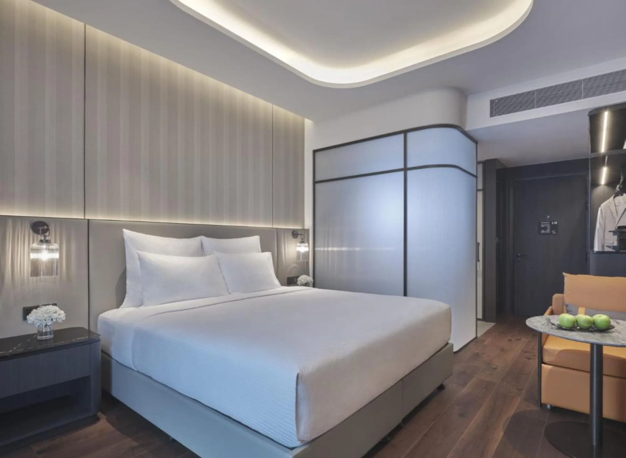 Bed in Pullman Singapore Hill Street