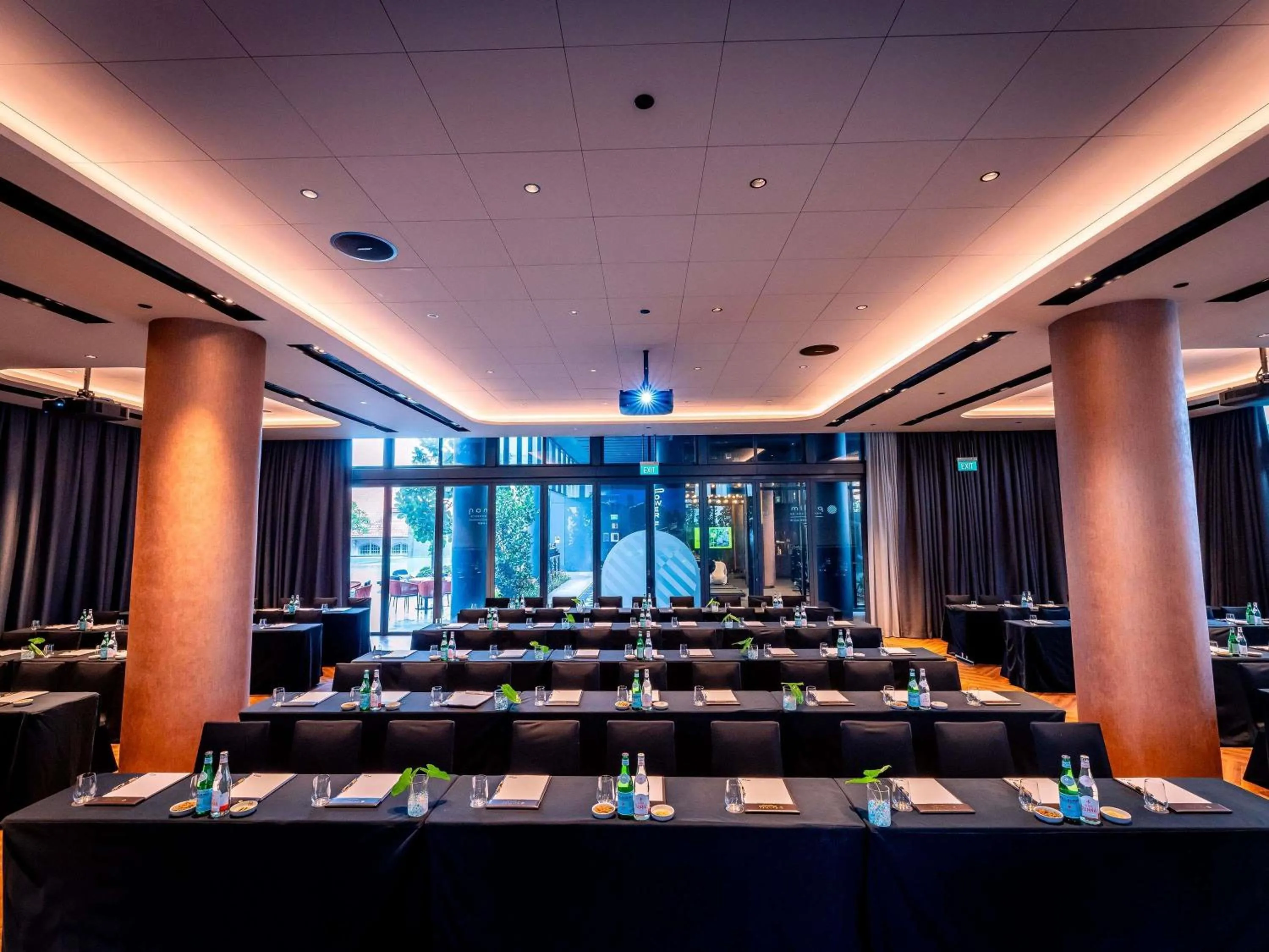 Meeting/conference room in Pullman Singapore Hill Street