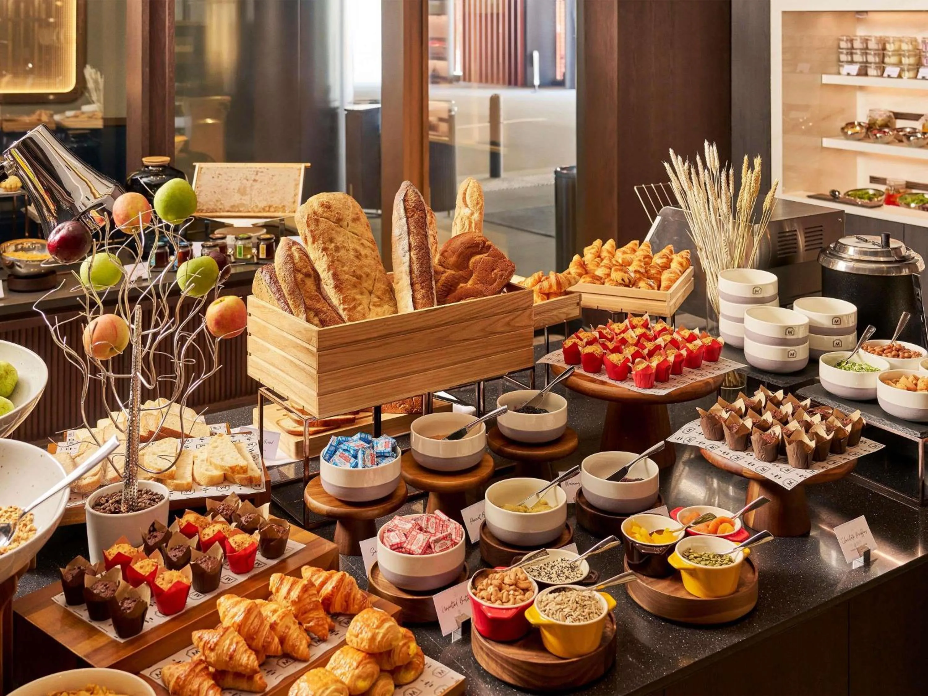 Breakfast in Pullman Singapore Hill Street