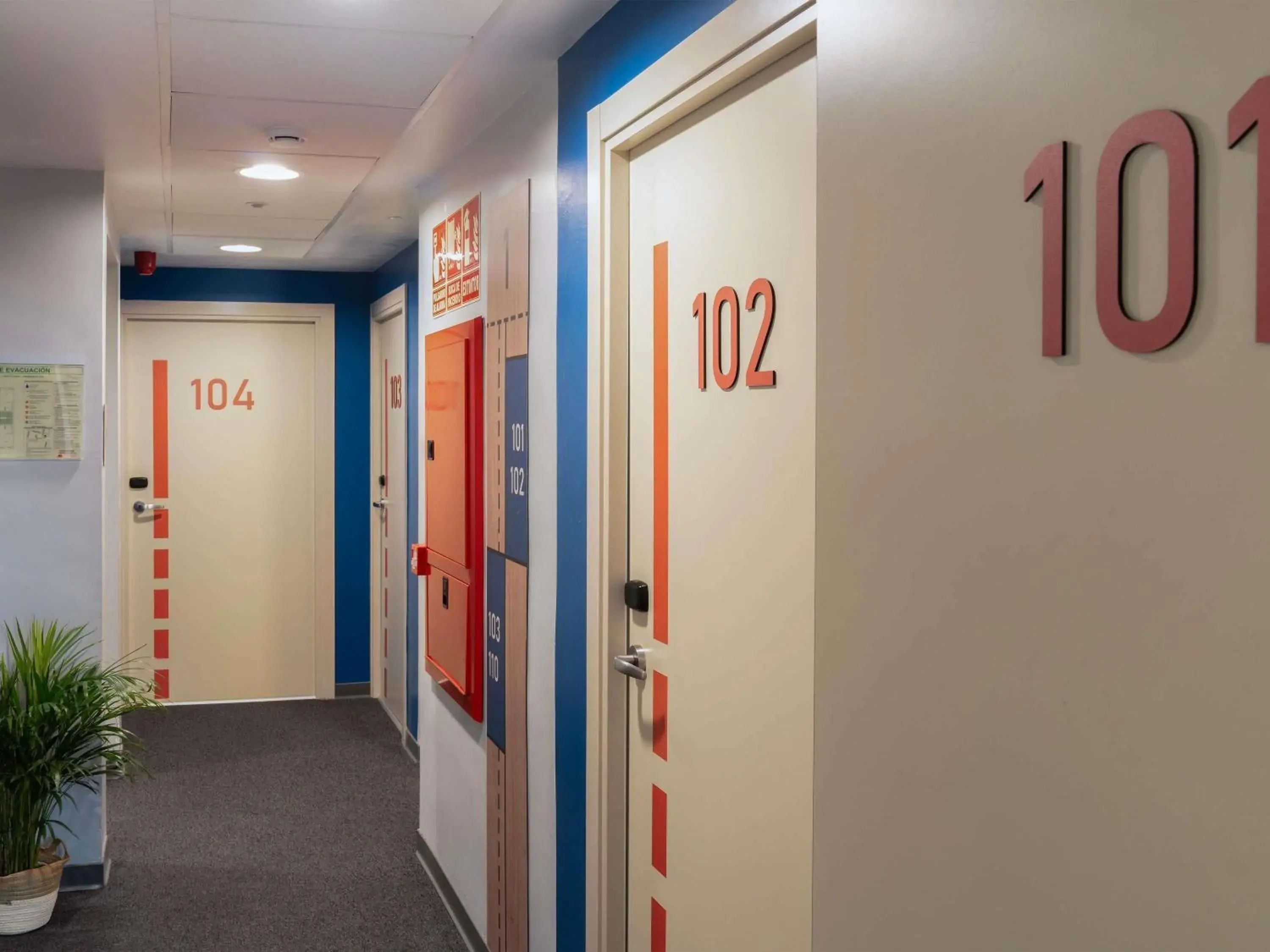 Standard Double Room in ibis budget Valencia Centro Puerto Standard Double Room in ibis budget Valencia Centro Puerto