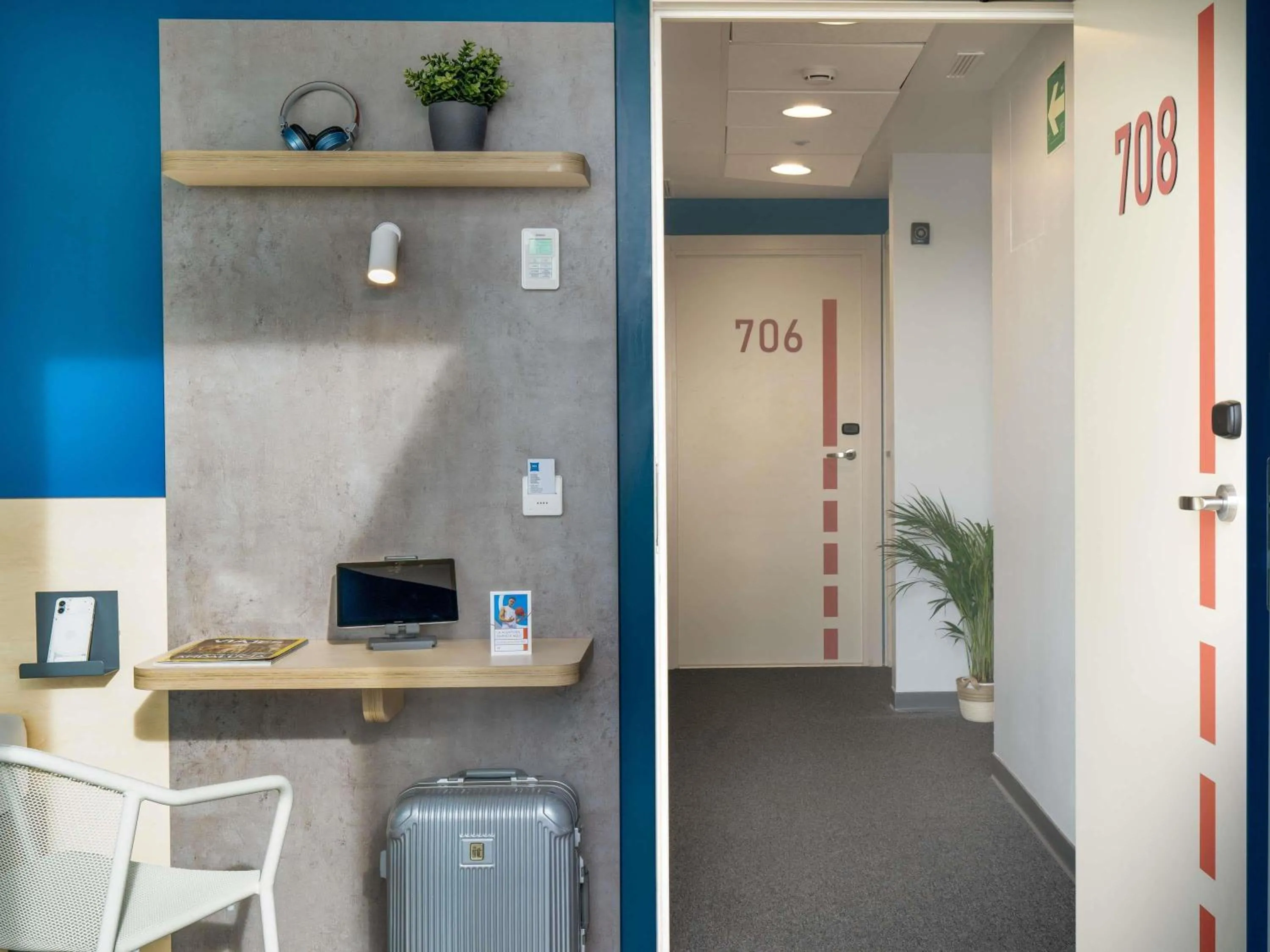 Property building in ibis budget Valencia Centro Puerto