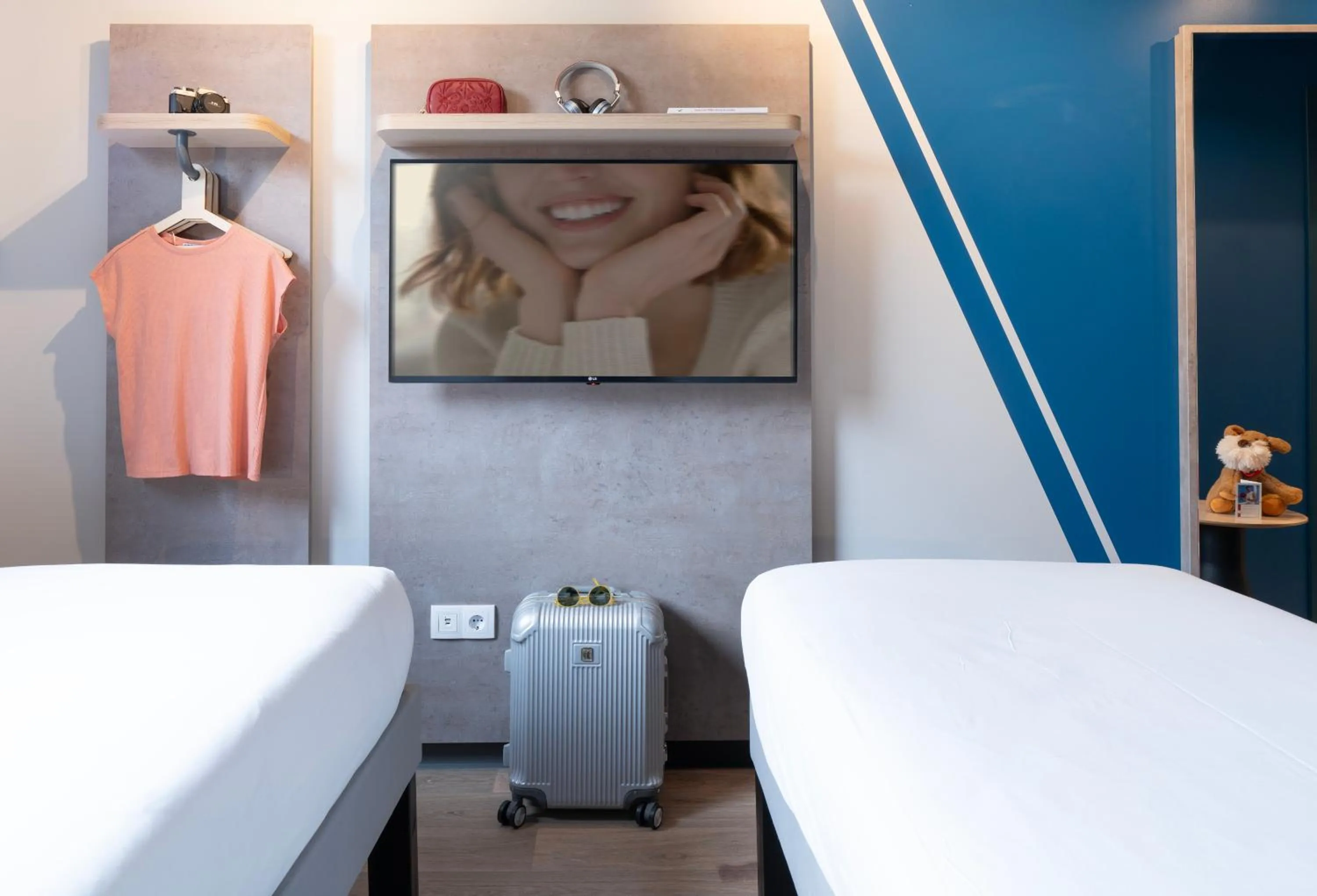 Bedroom, Bed in ibis budget Valencia Centro Puerto