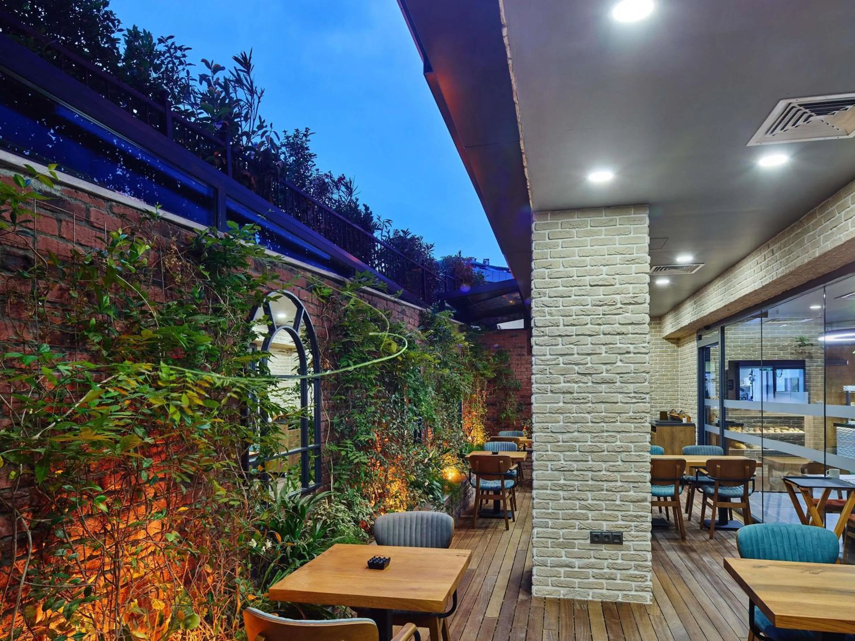 Restaurant/places to eat in Ibis Istanbul Airport