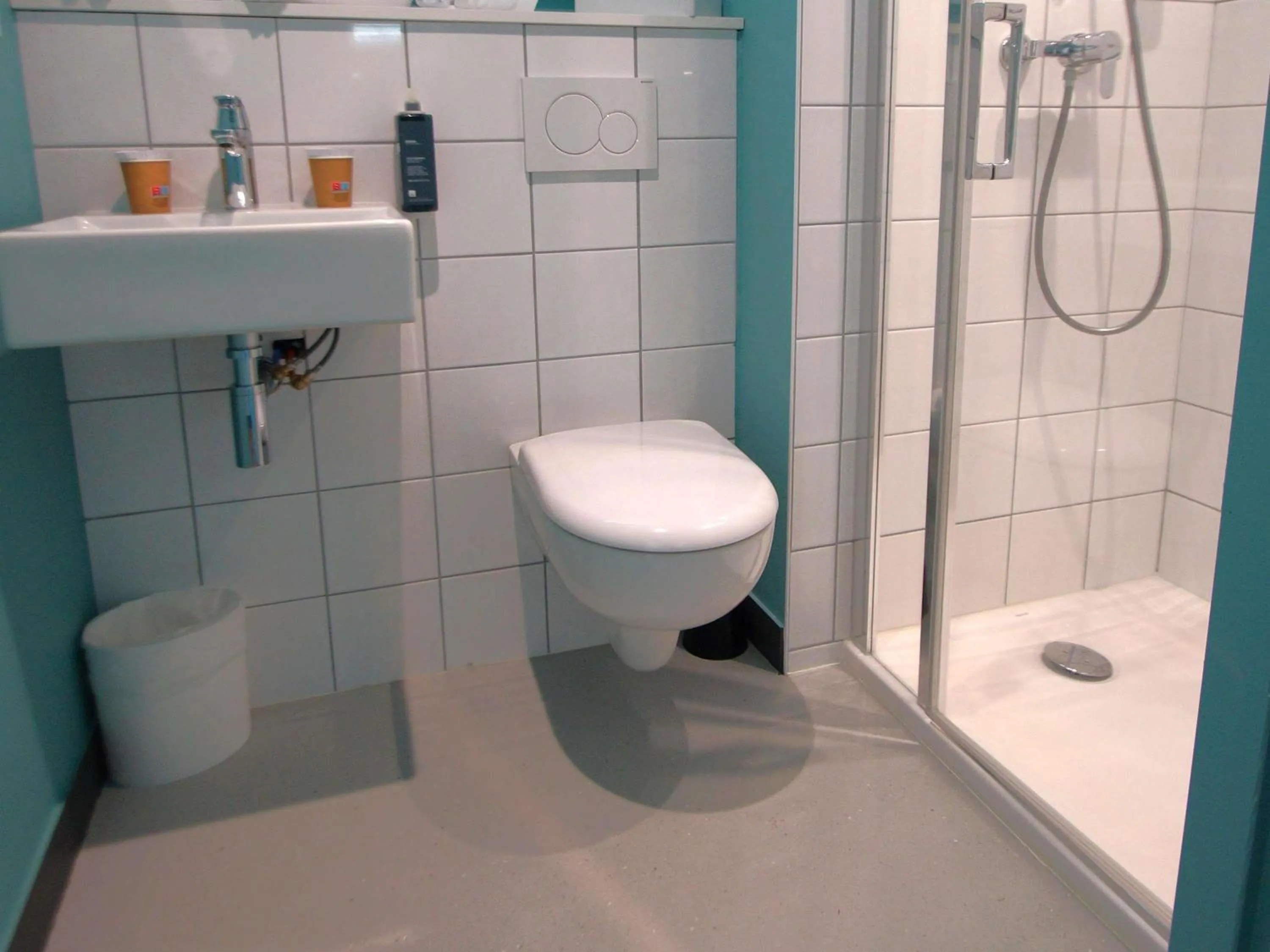 Bedroom in ibis budget Loudéac Vélodrome