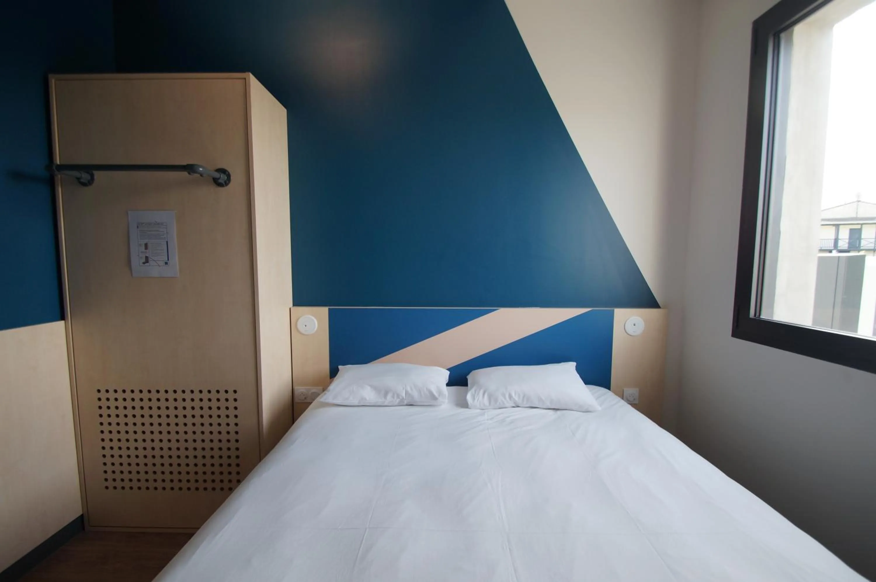 Bed in ibis budget Loudéac Vélodrome