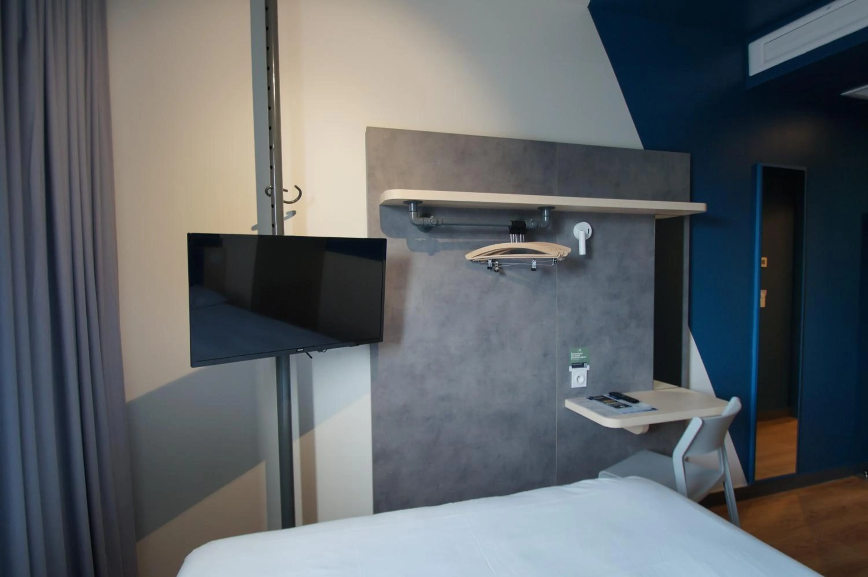 Bed in ibis budget Loudéac Vélodrome