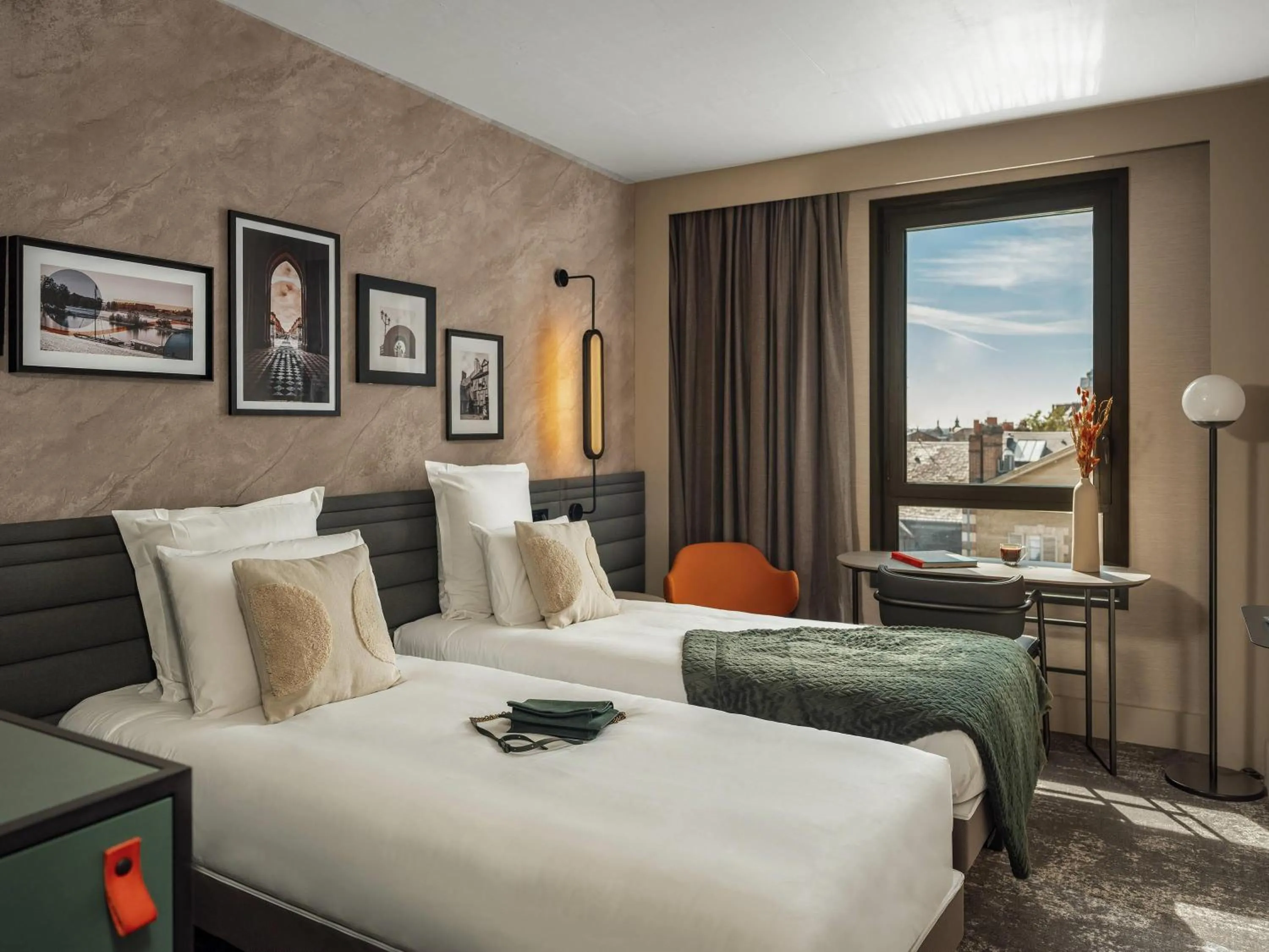 Bedroom, Bed in Novotel Orléans Centre Gare