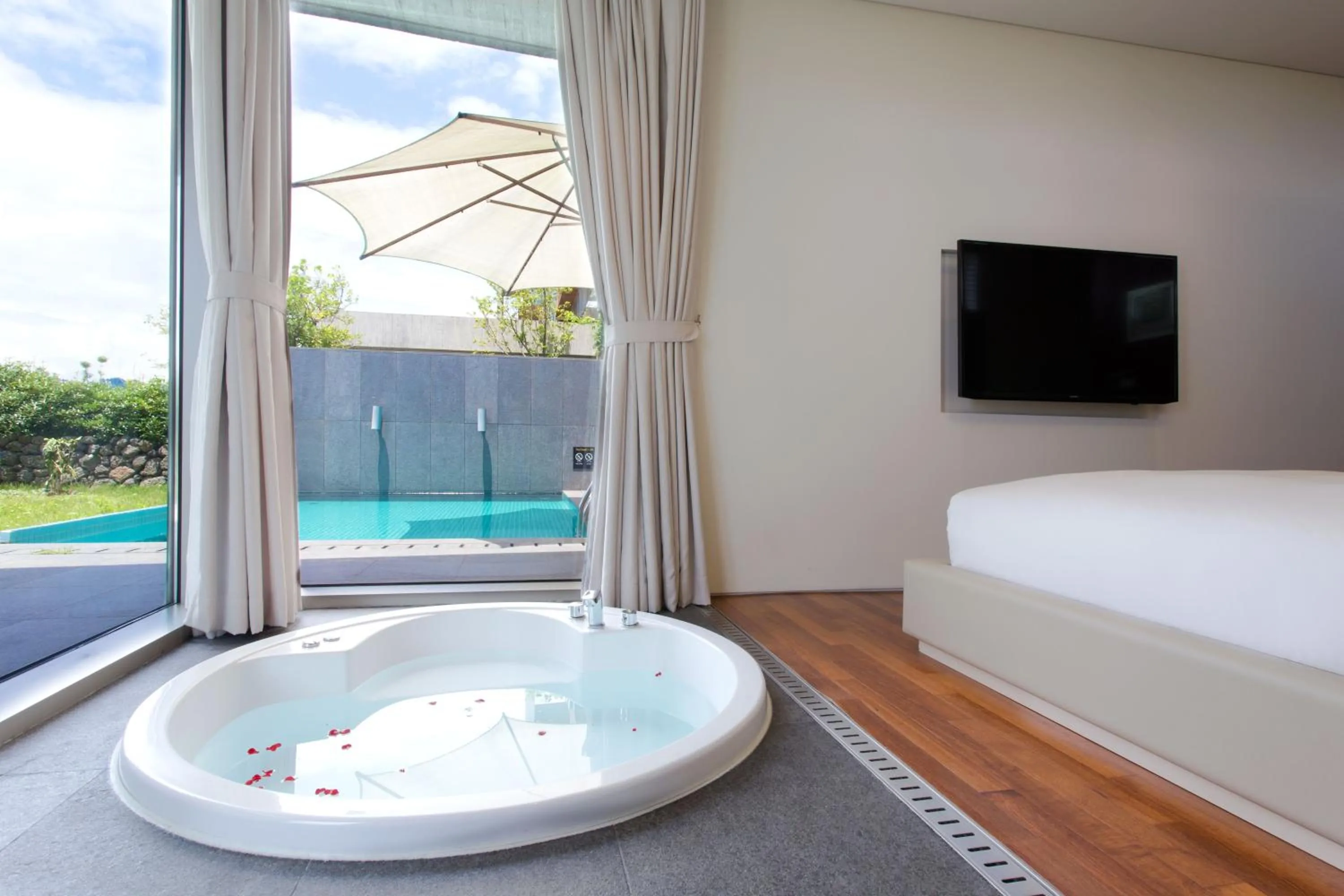 Bed in Bayhill Pool & Villa