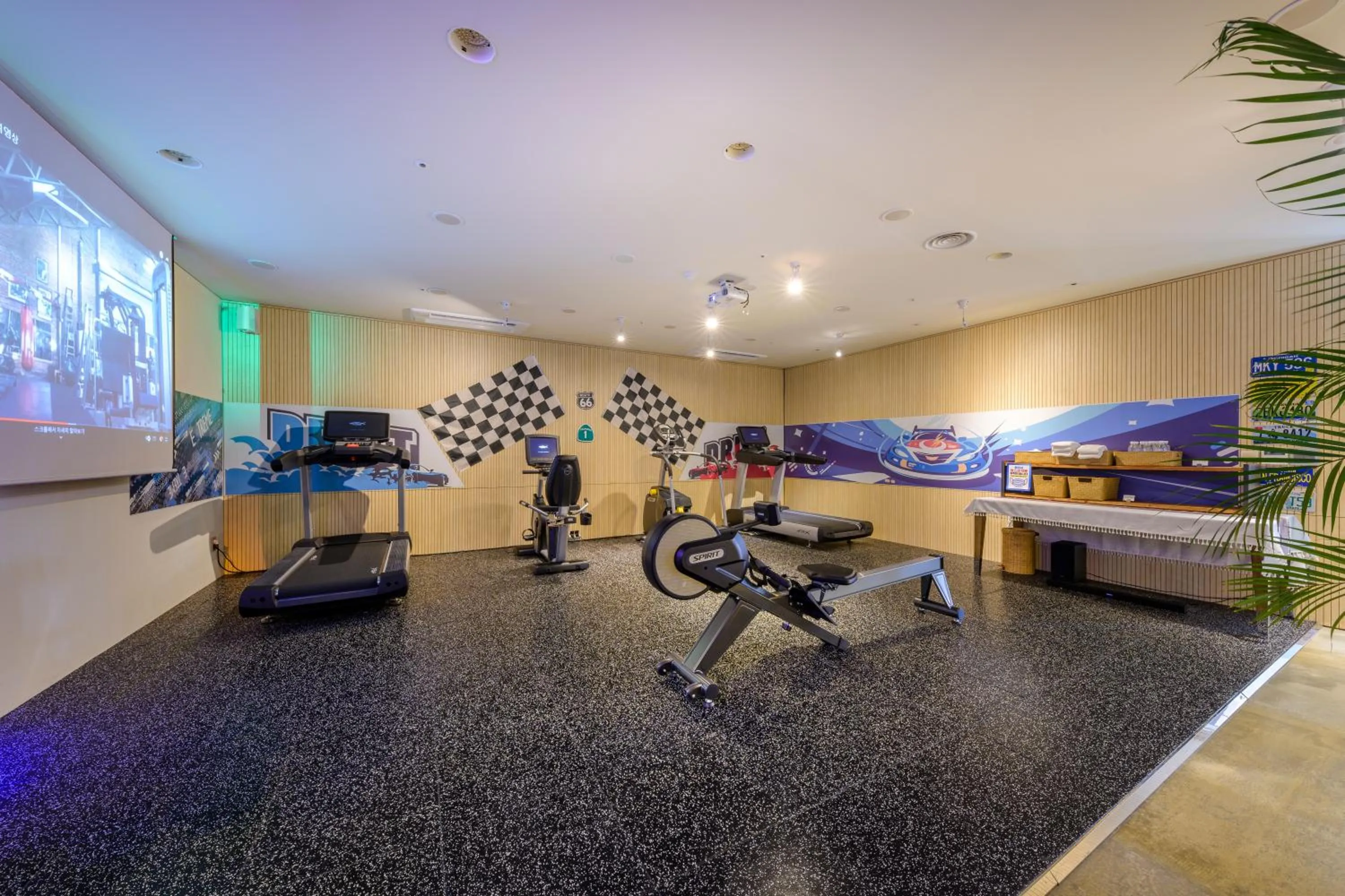 Fitness centre/facilities in Bayhill Pool & Villa