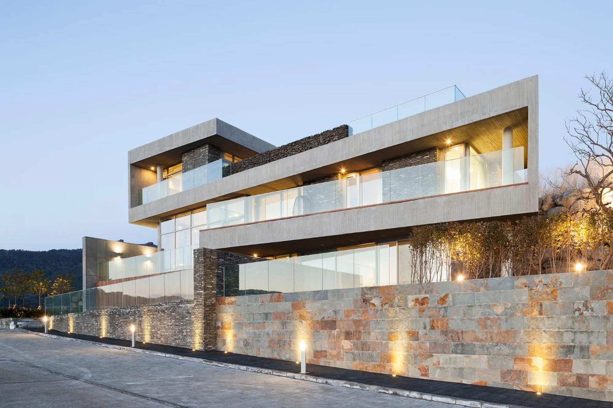 Bayhill Pool & Villa