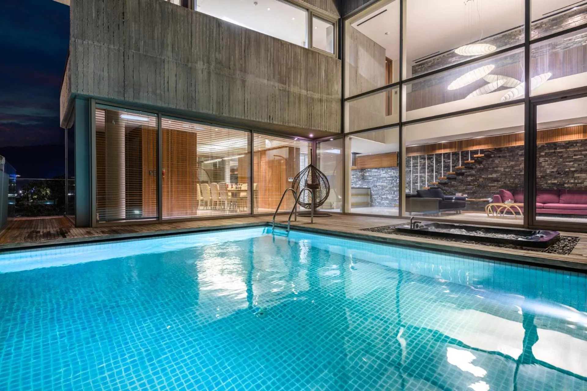 Bayhill Pool & Villa