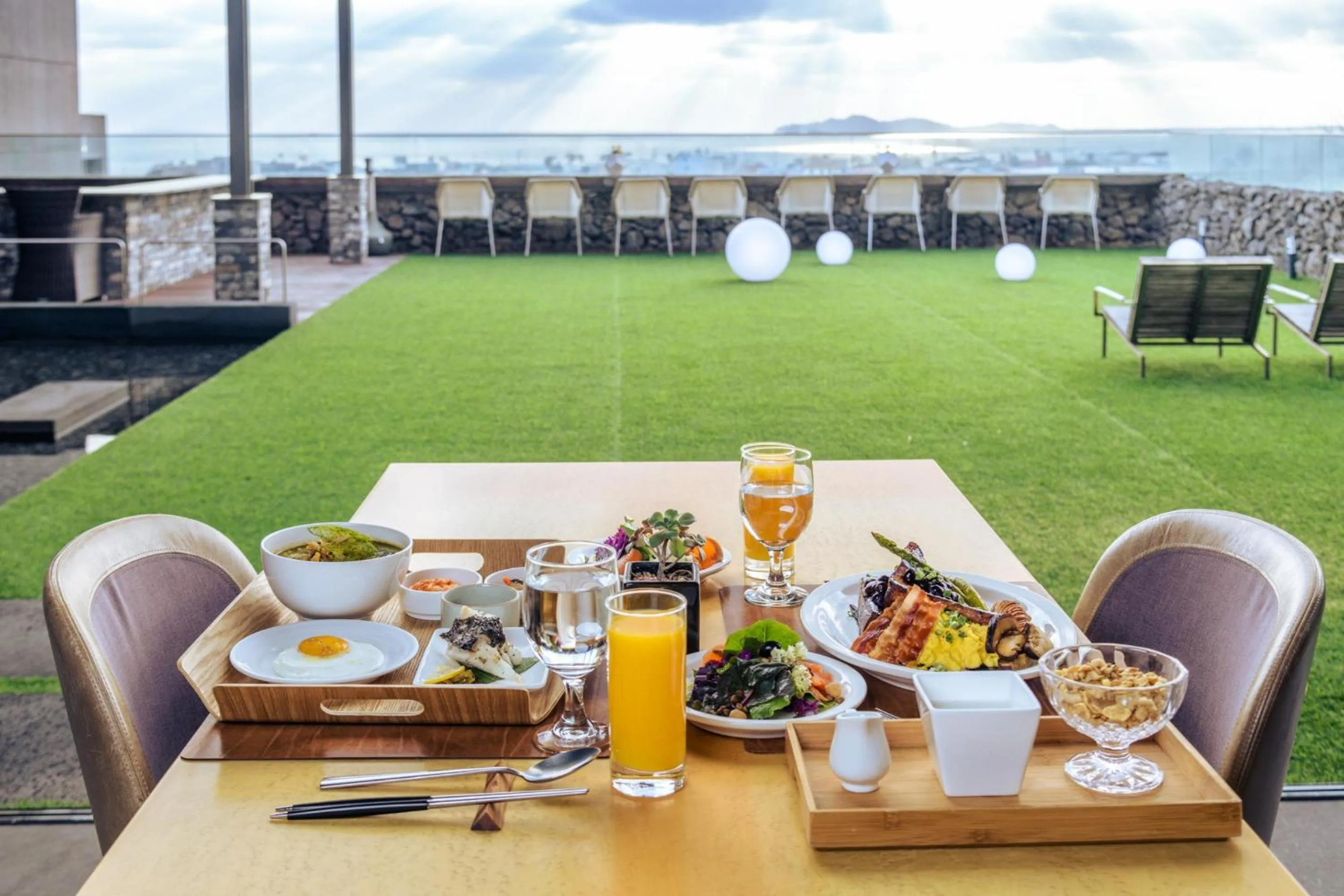 Dining area in Bayhill Pool & Villa