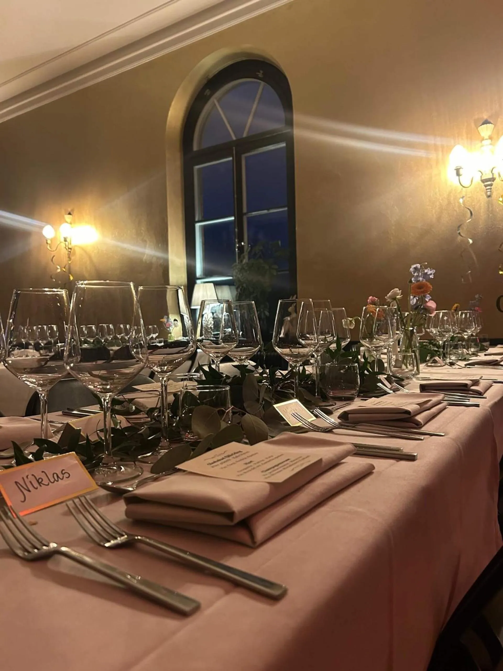 Restaurant/places to eat in Hotel Montagne