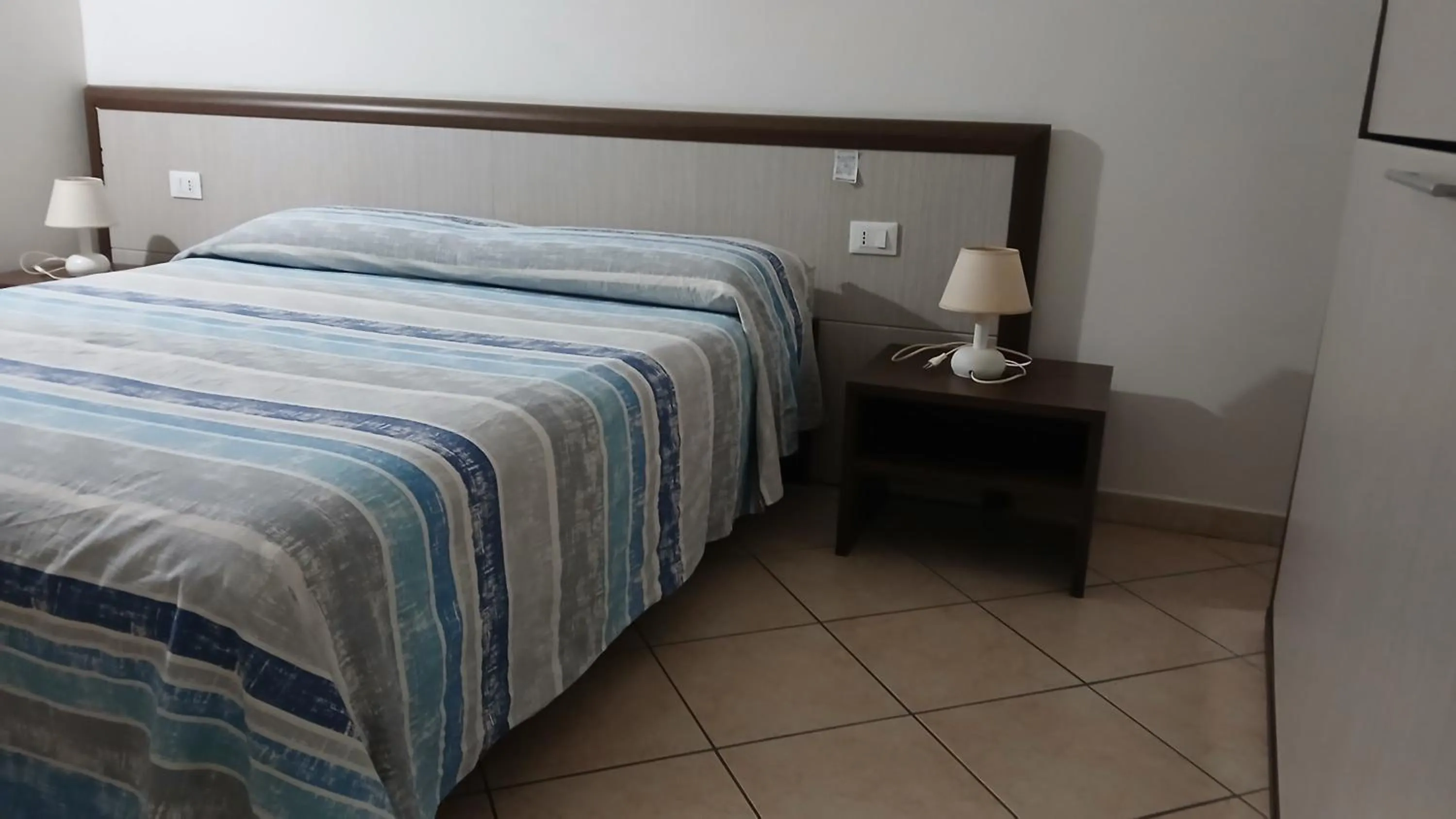 Bed in Domo - Guest-House Il Nespolo Fiorito