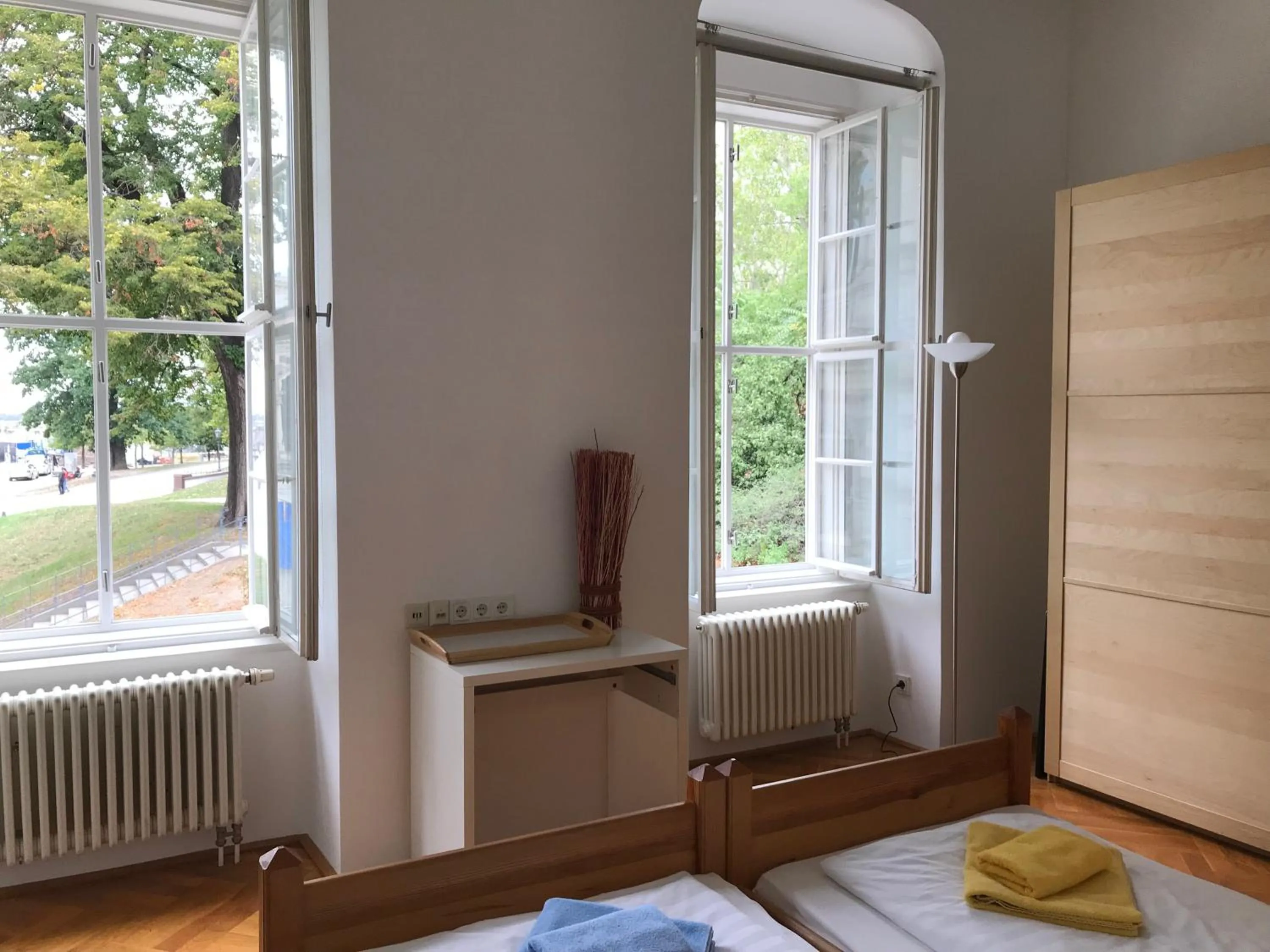 Photo of the whole room, Bed in Hofgärtnerhaus