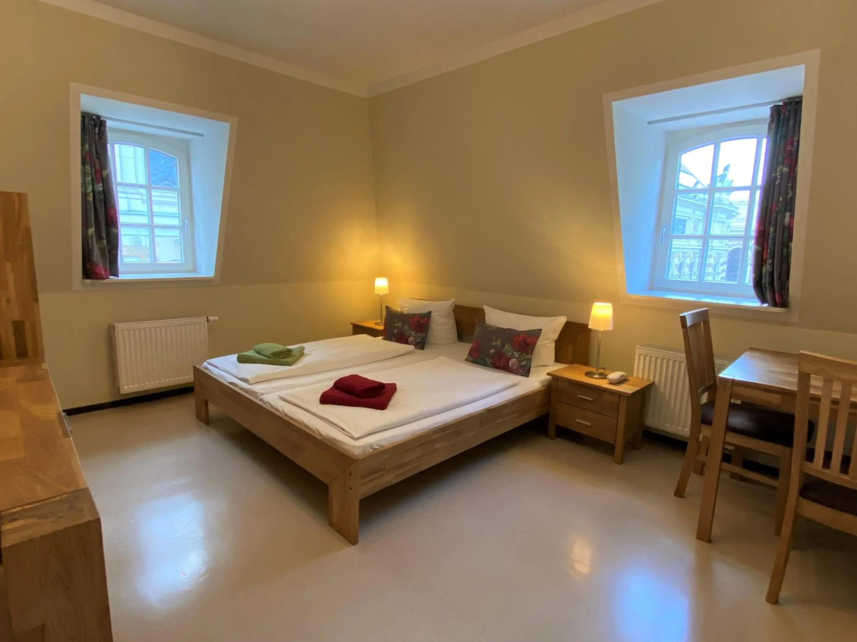 Photo of the whole room, Bed in Hofgärtnerhaus