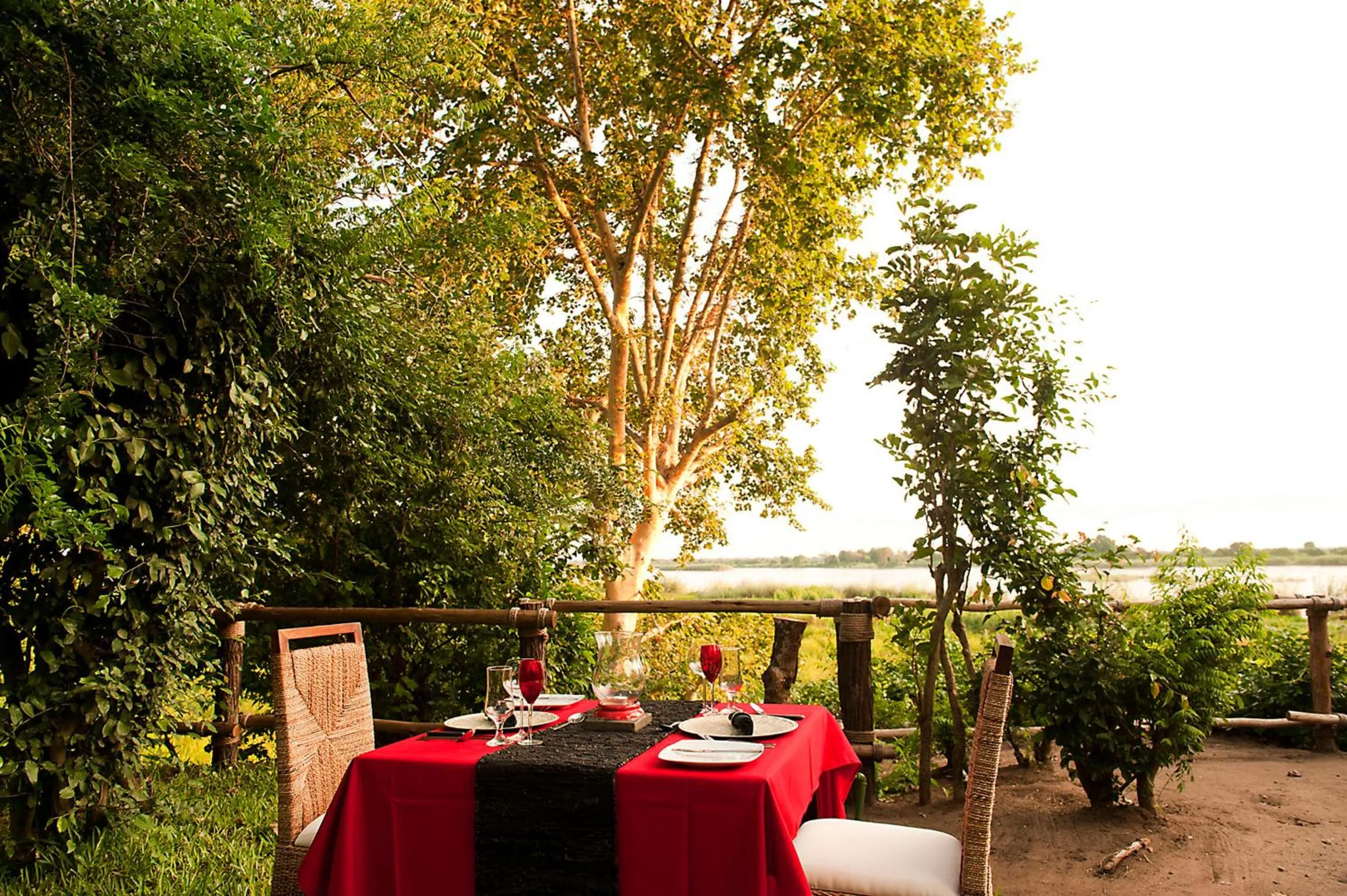Restaurant/places to eat in Selous Kinga Lodge