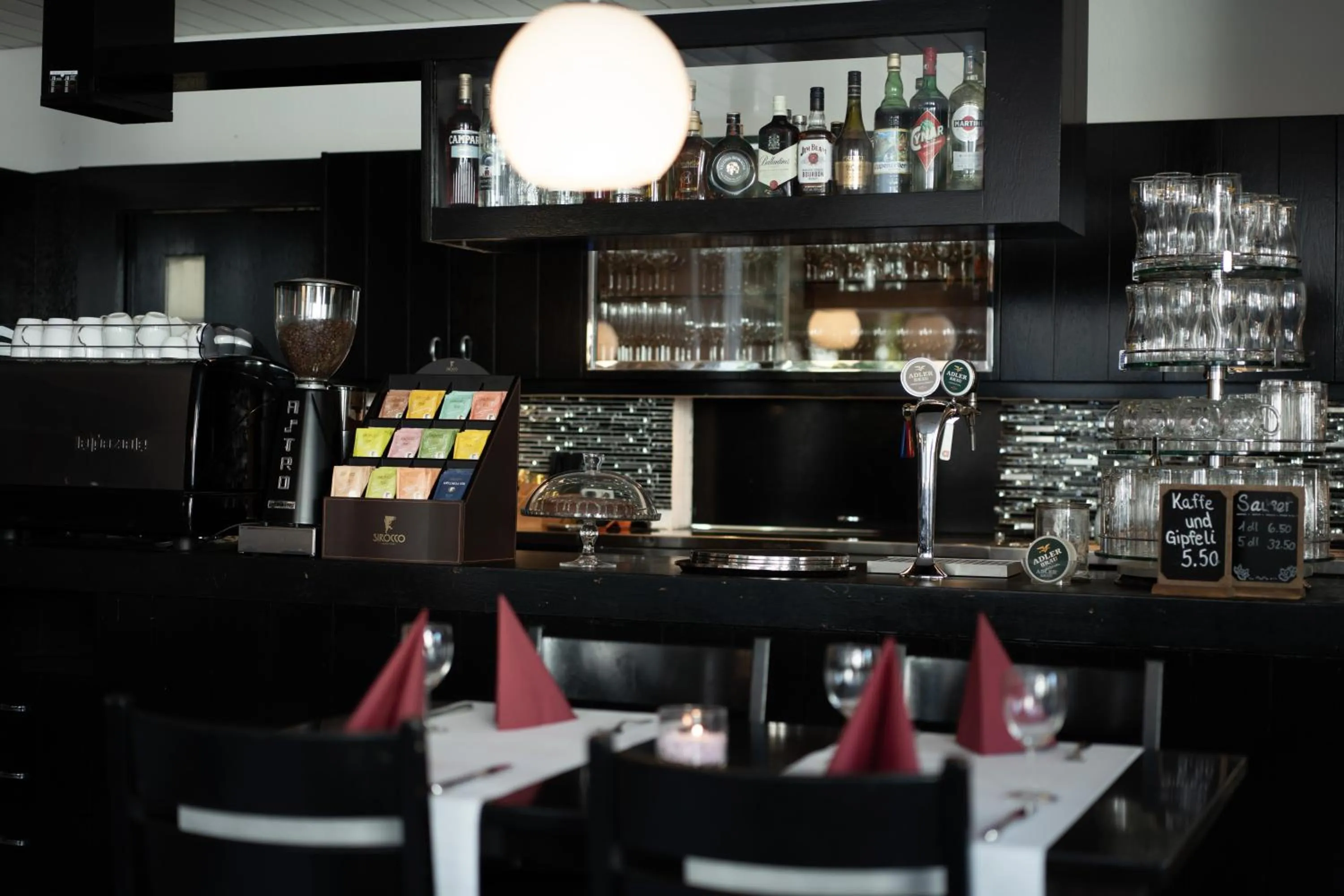 Restaurant/places to eat in Hotel Stadthof Glarus