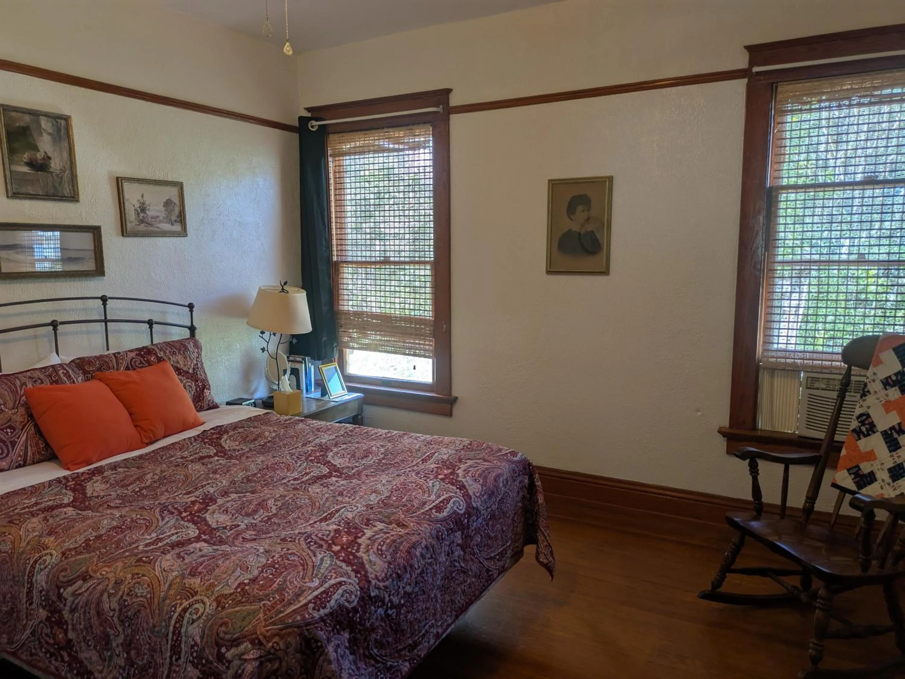 Bed in The Oliver House - Adults Only