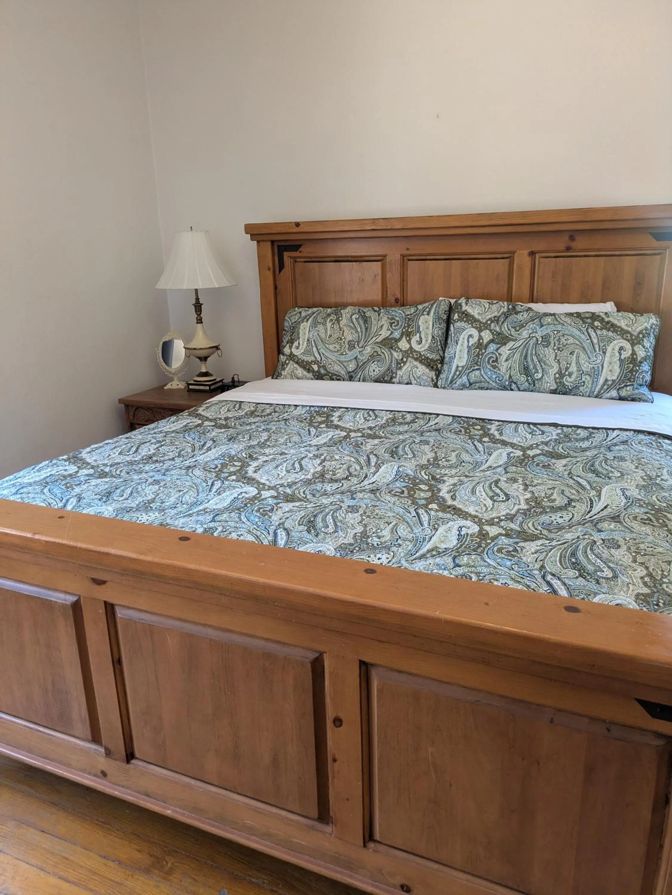 Bed in The Oliver House - Adults Only