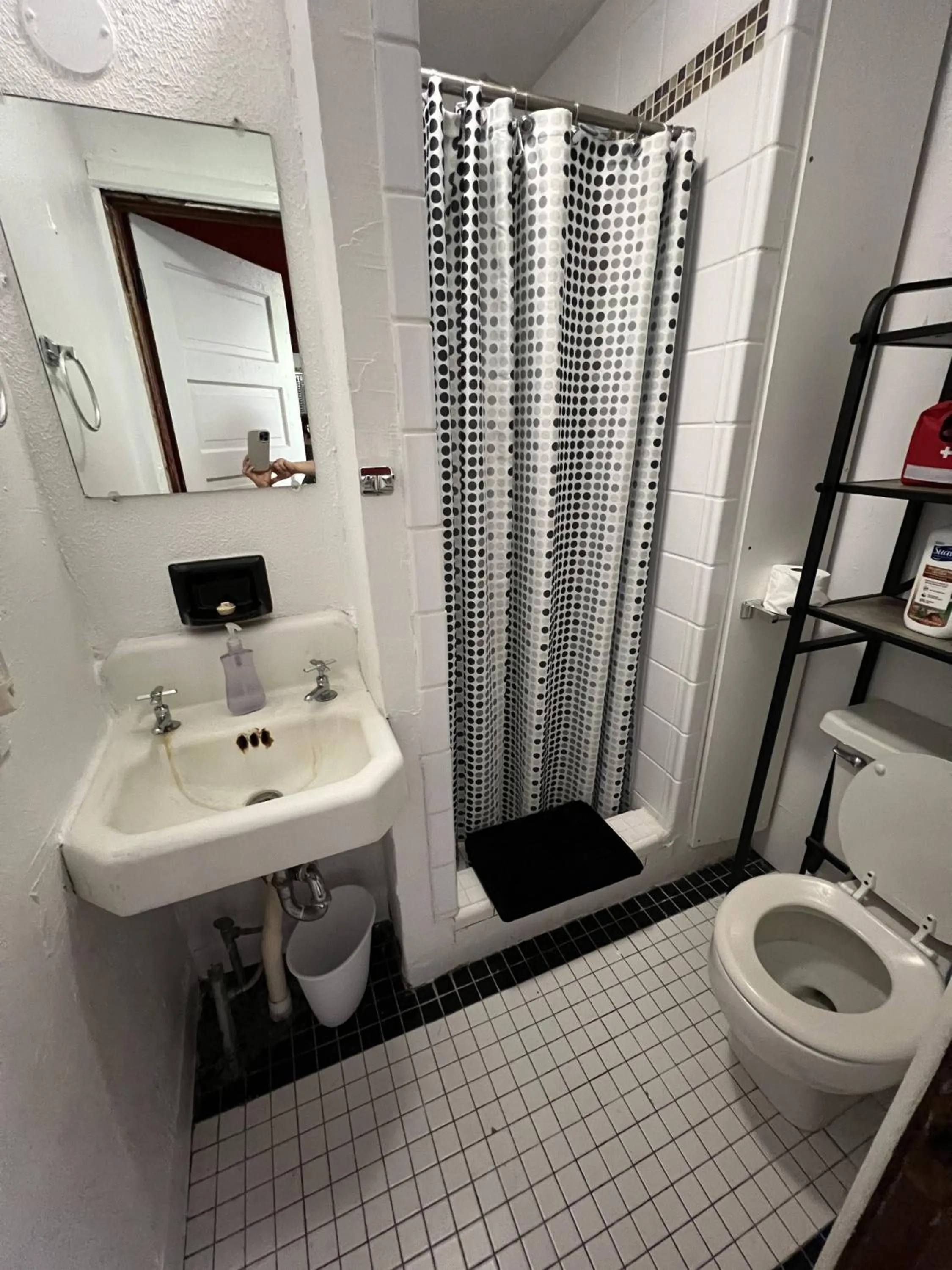 Shower in The Oliver House - Adults Only