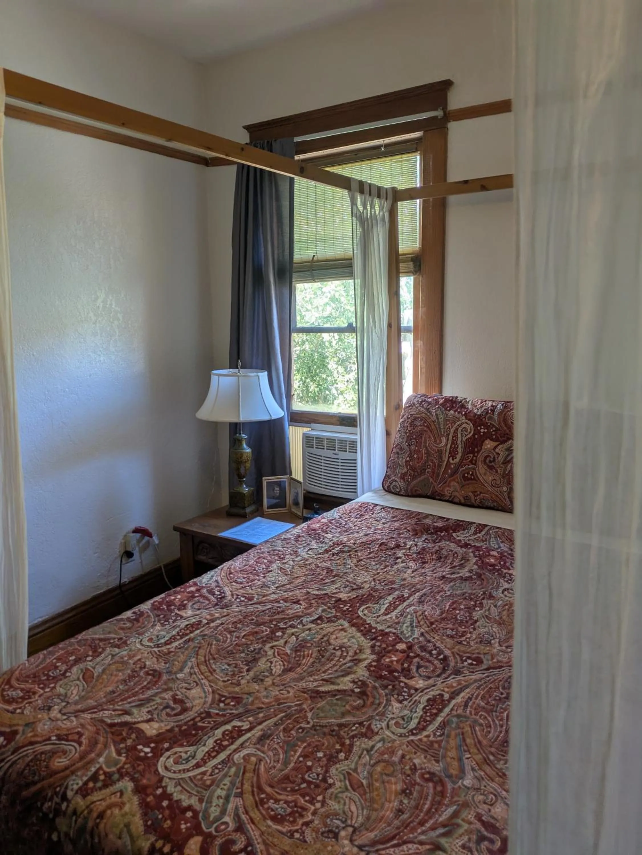 Bed in The Oliver House - Adults Only