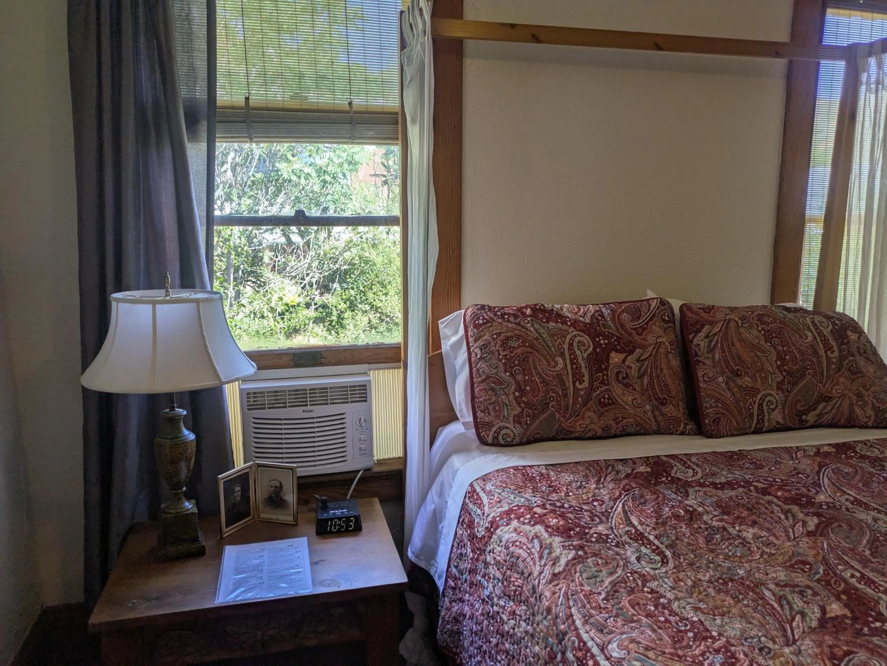Bed in The Oliver House - Adults Only