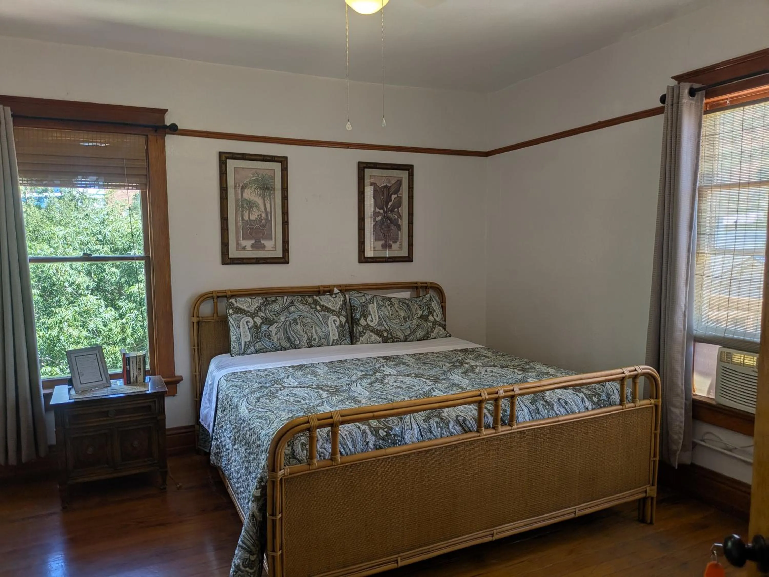 Bed in The Oliver House - Adults Only