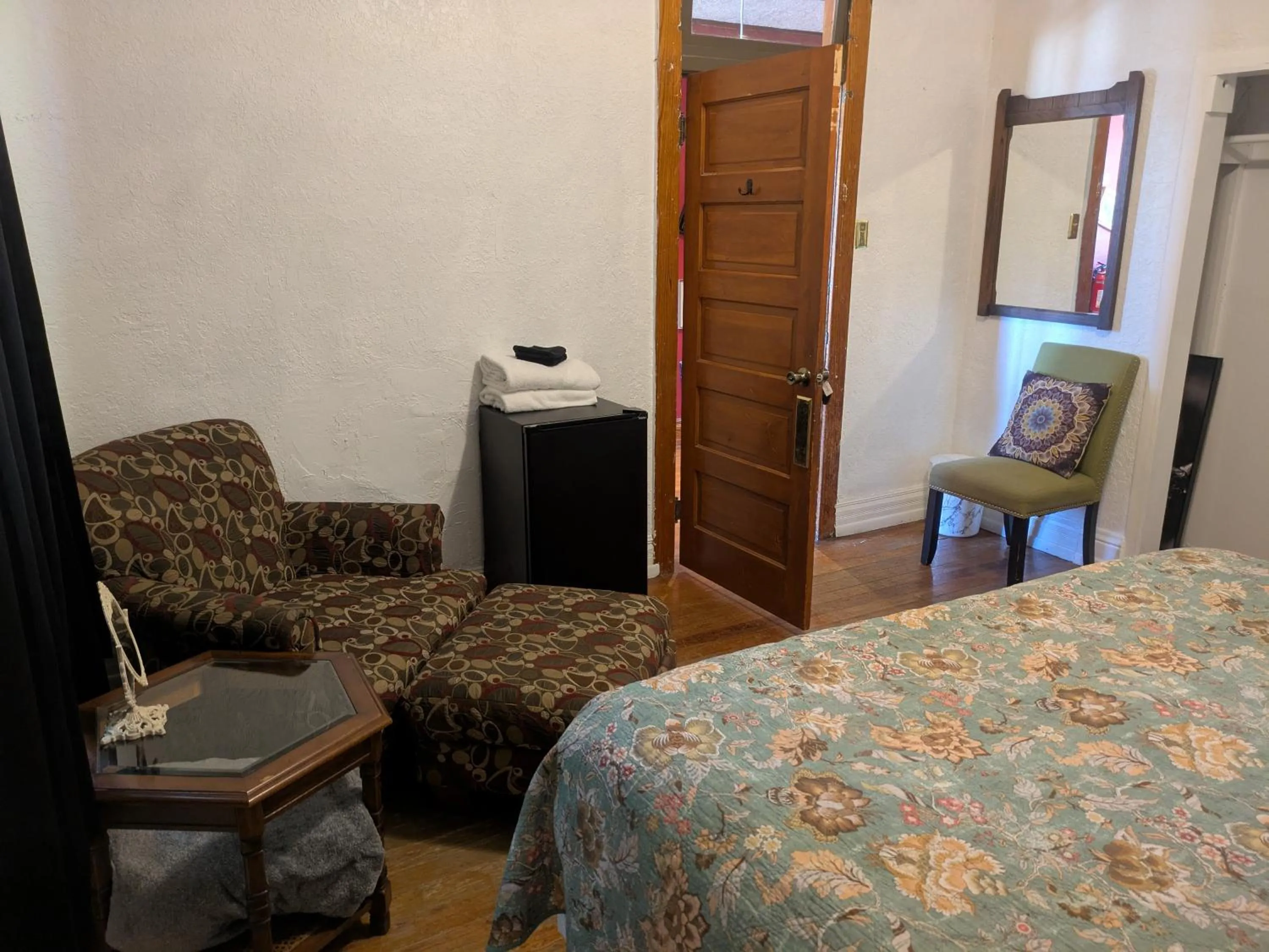 Photo of the whole room, Bed in The Oliver House - Adults Only