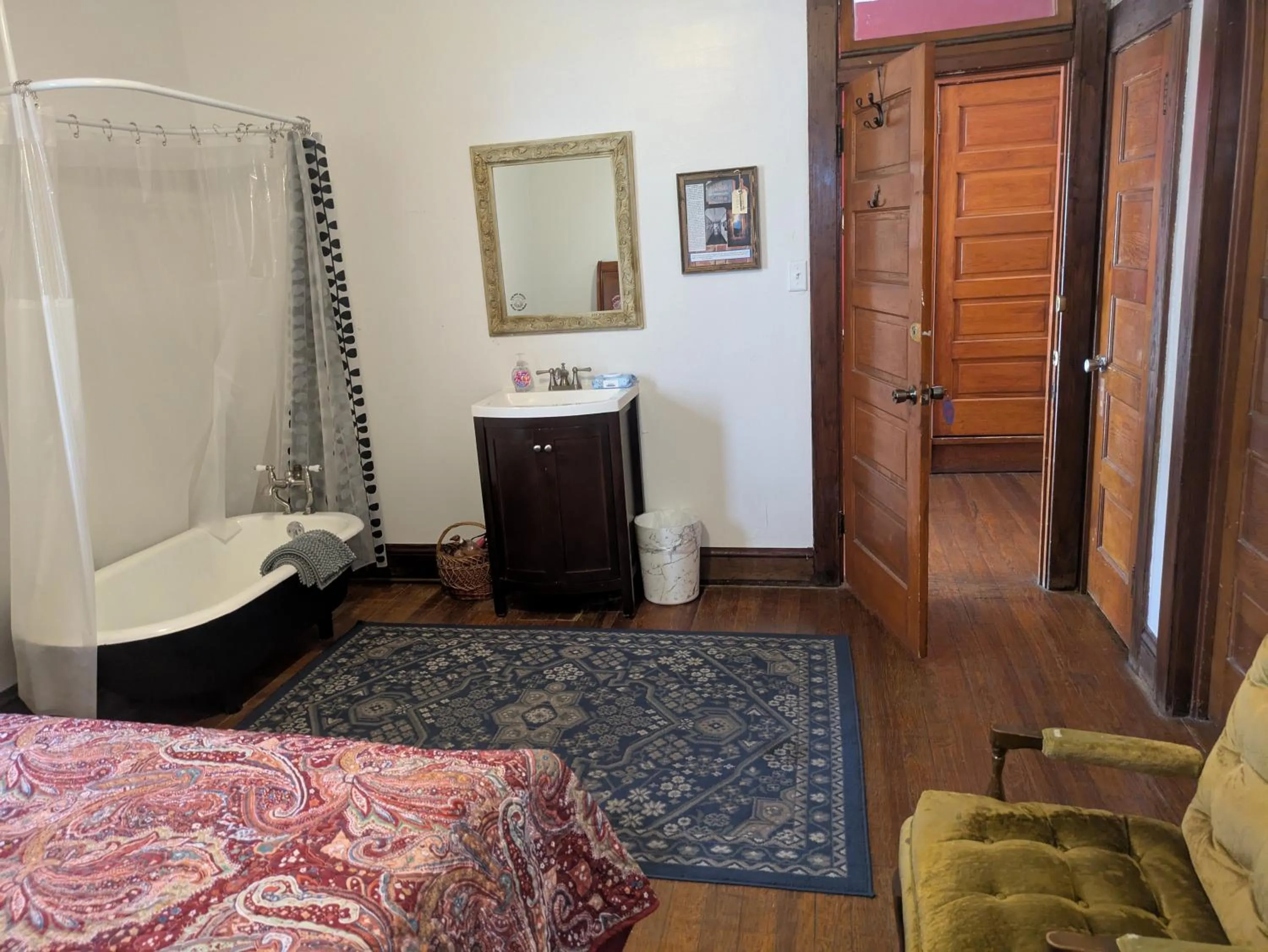 Photo of the whole room in The Oliver House - Adults Only