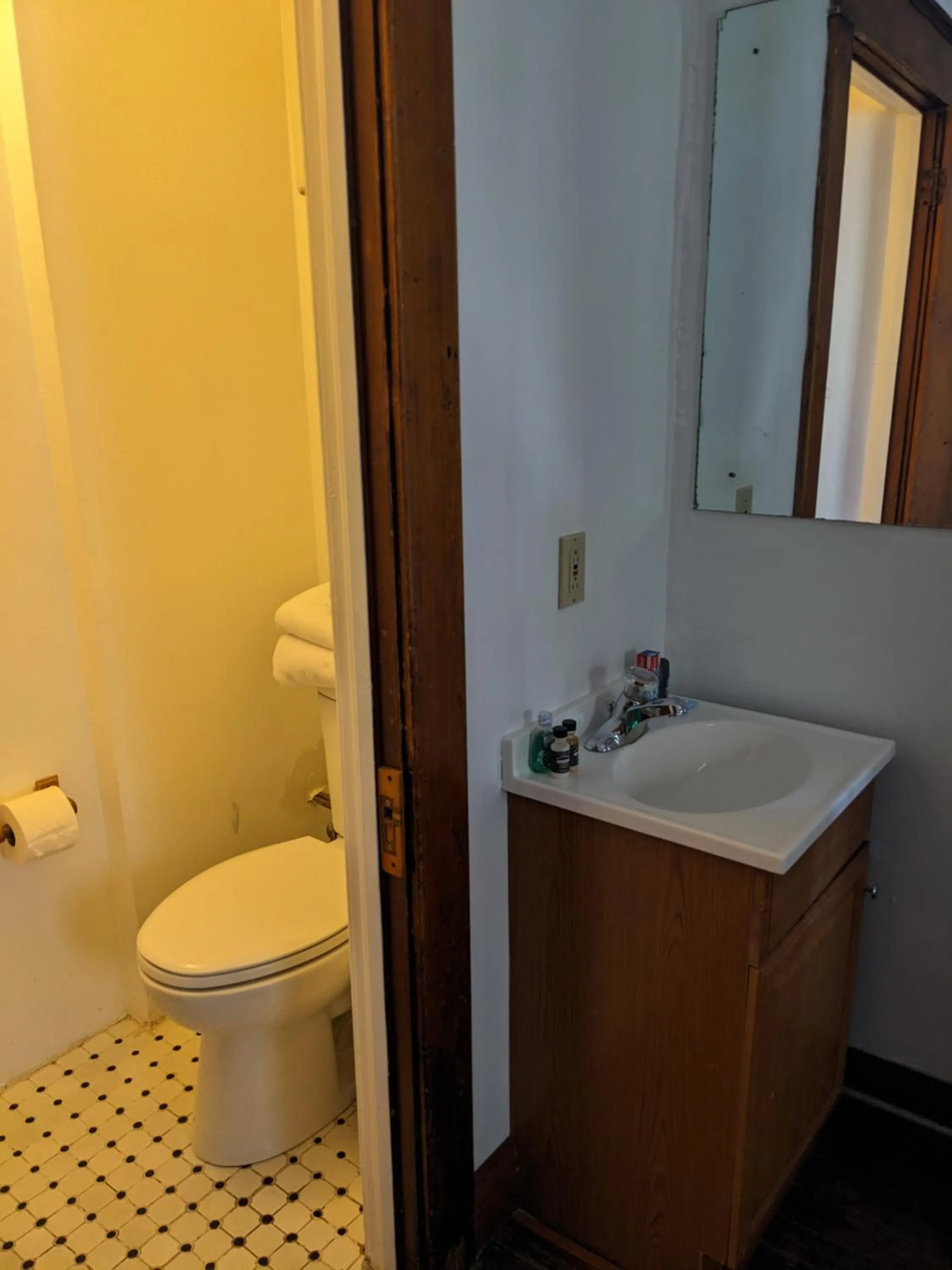 Toilet in The Oliver House - Adults Only