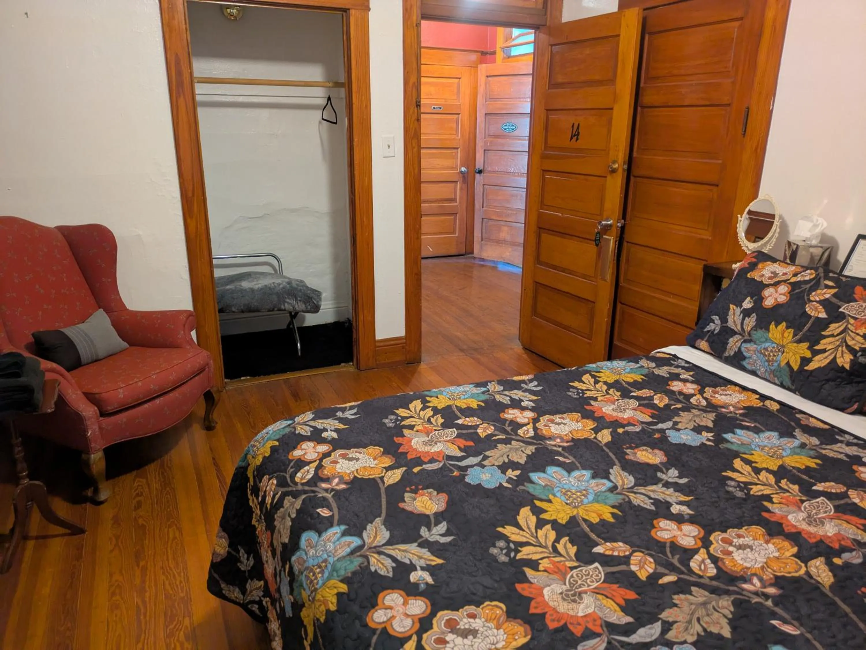 Bed in The Oliver House - Adults Only