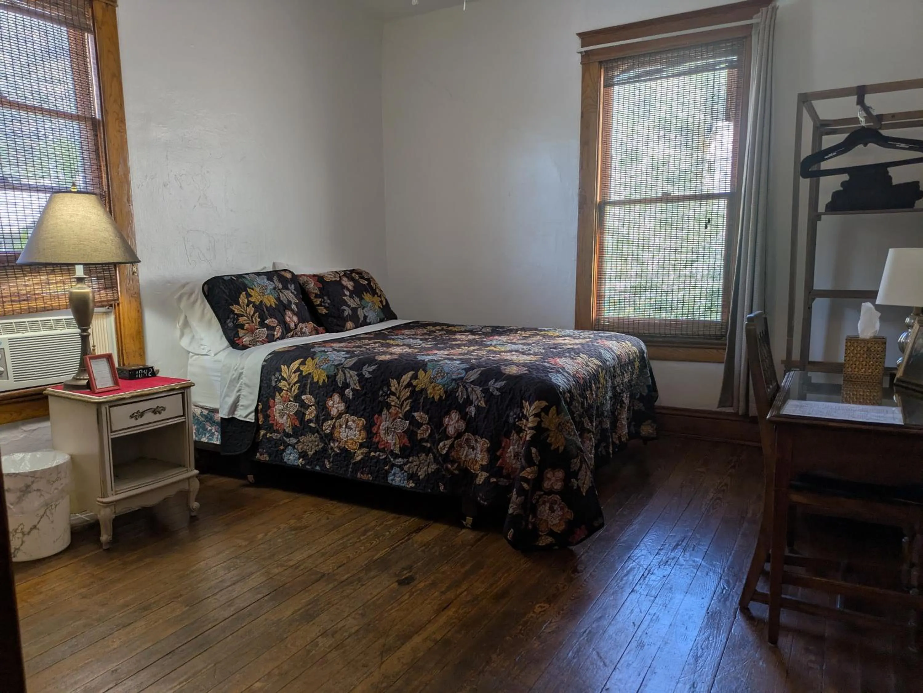 Bed in The Oliver House - Adults Only