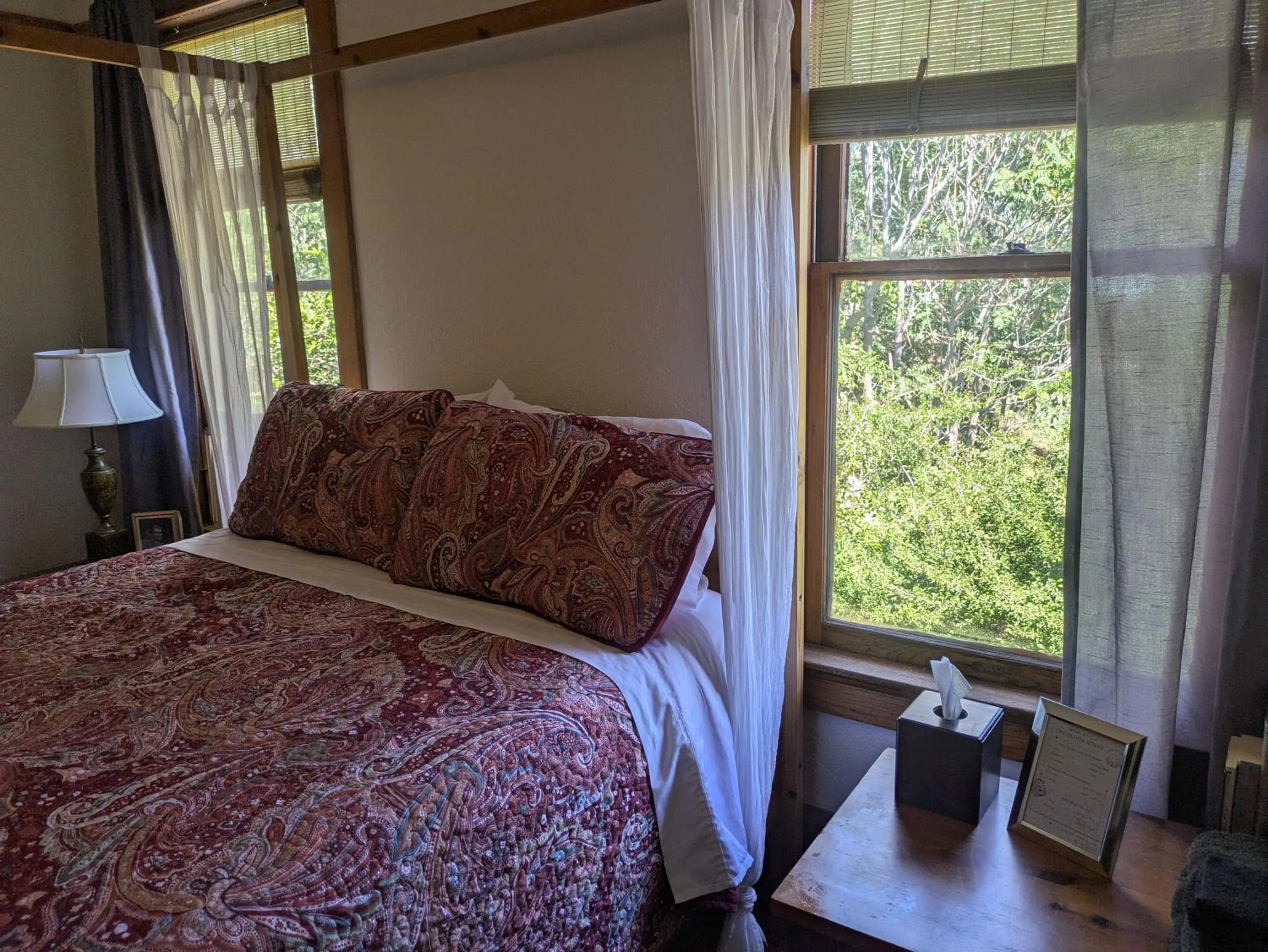 Bed in The Oliver House - Adults Only