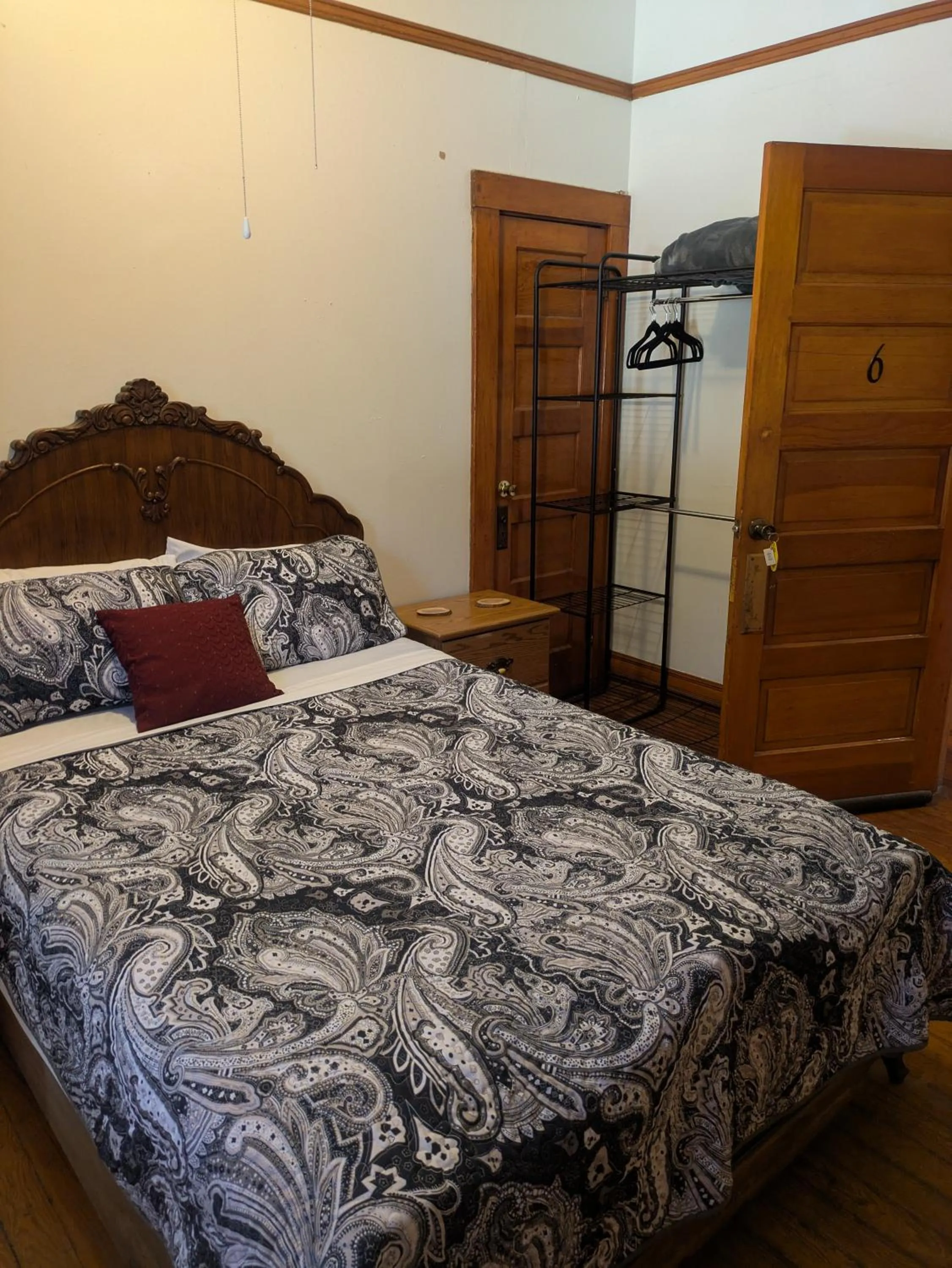 Bed in The Oliver House - Adults Only