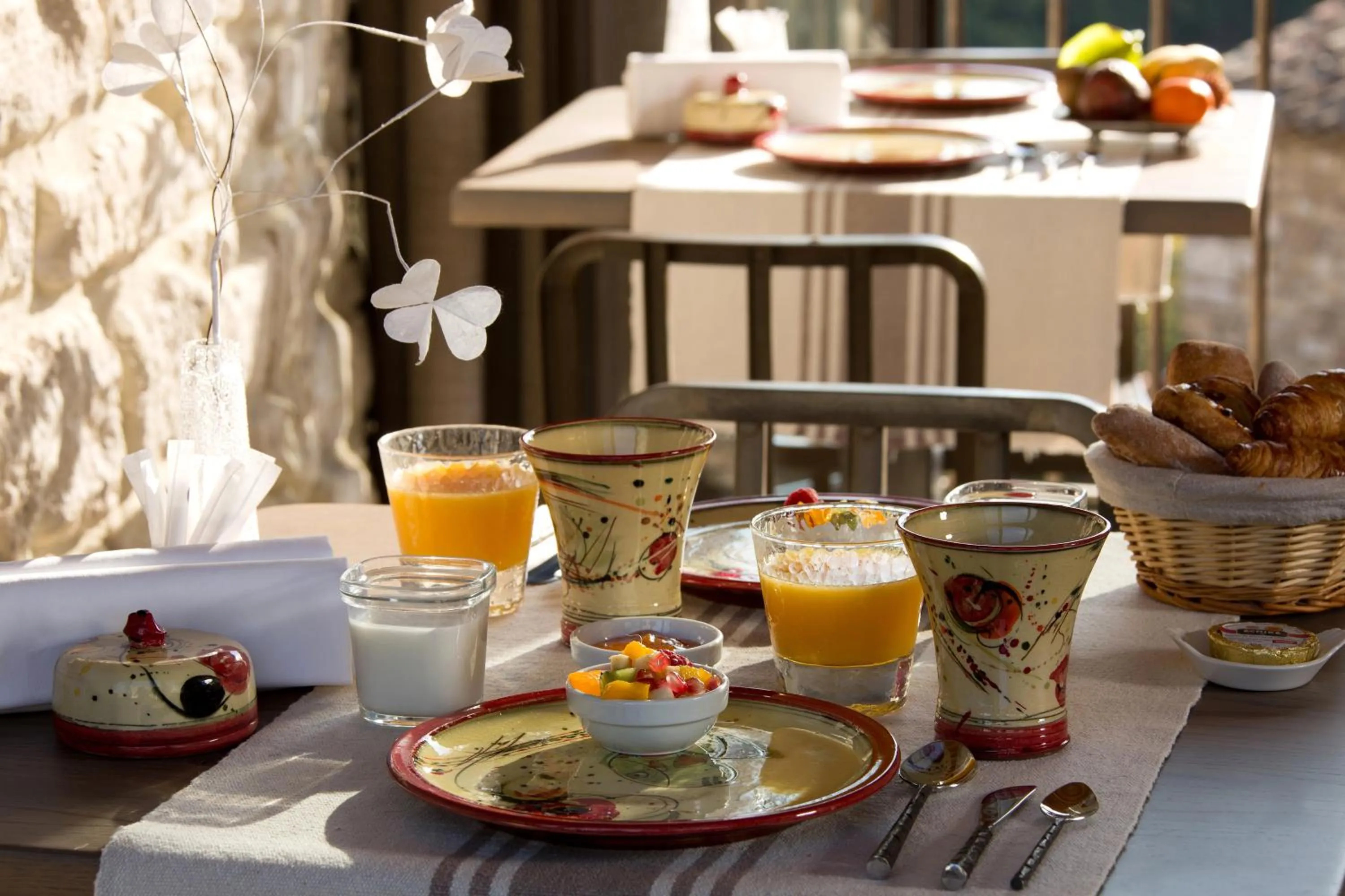 Breakfast in La Maison du Passage - Chambres - Suites premium, Spa, Piscine et Restaurant