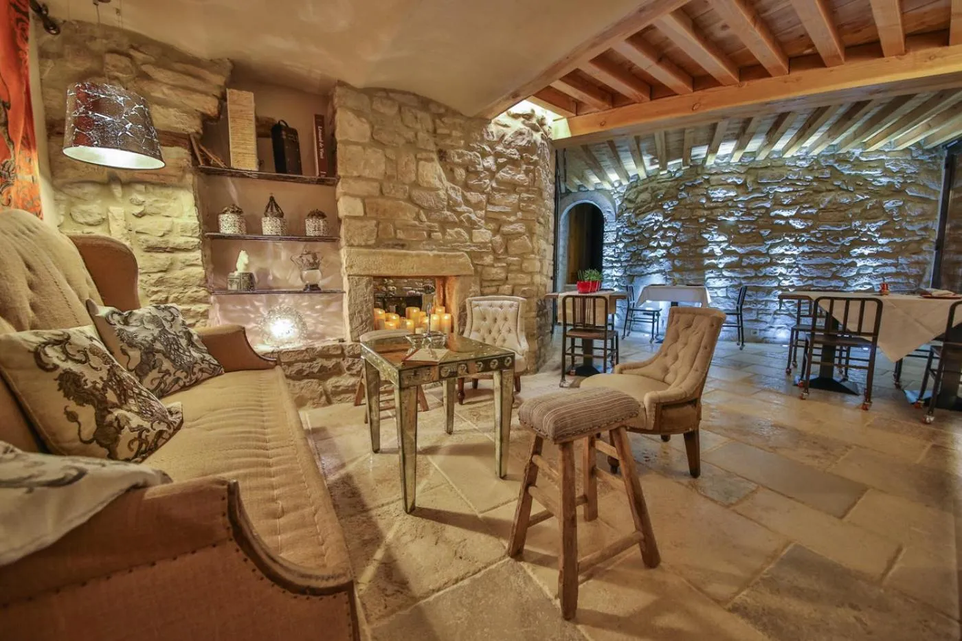 Living room in La Maison du Passage - Chambres - Suites premium, Spa, Piscine et Restaurant