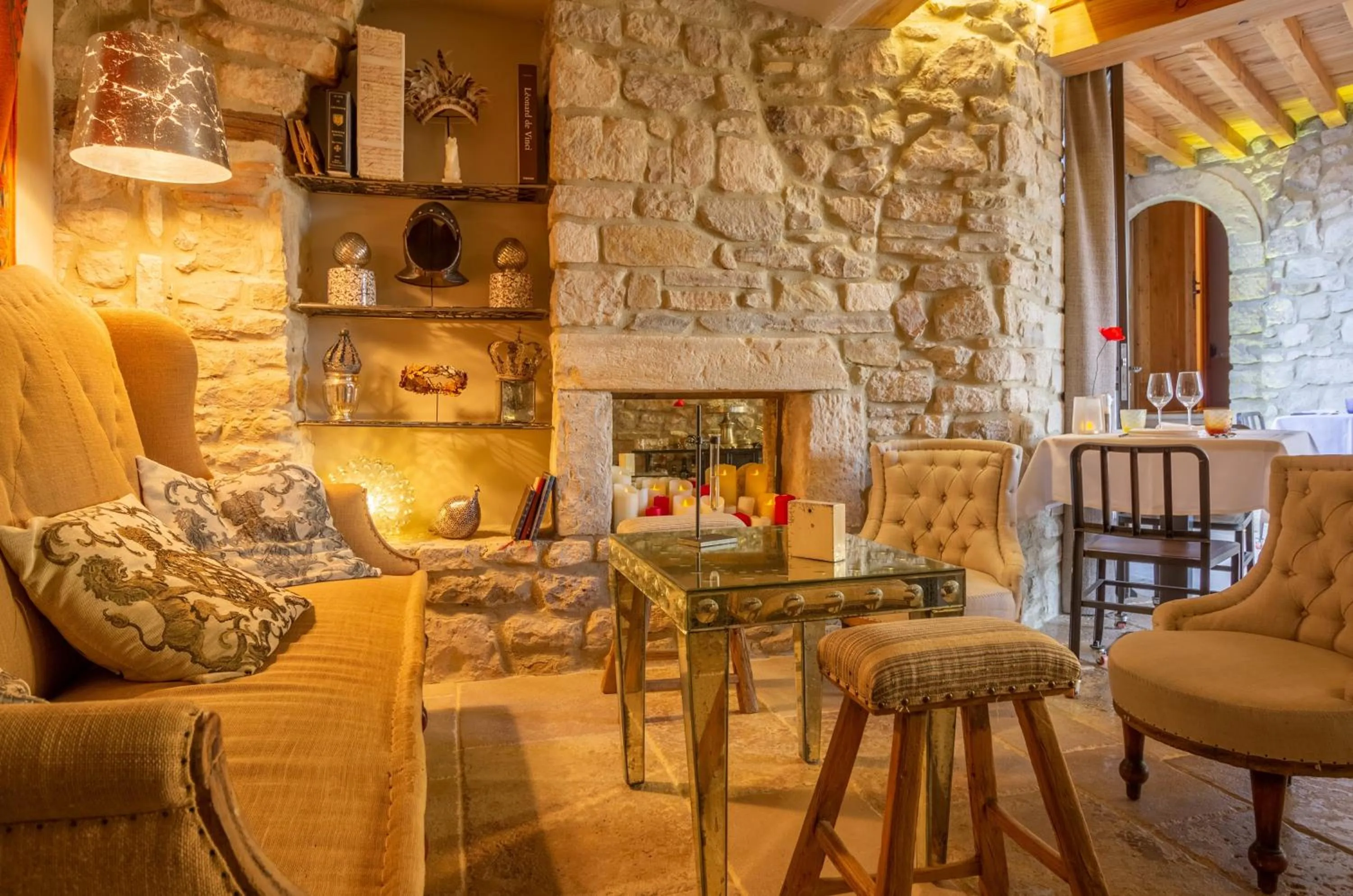 Living room in La Maison du Passage - Chambres - Suites premium, Spa, Piscine et Restaurant