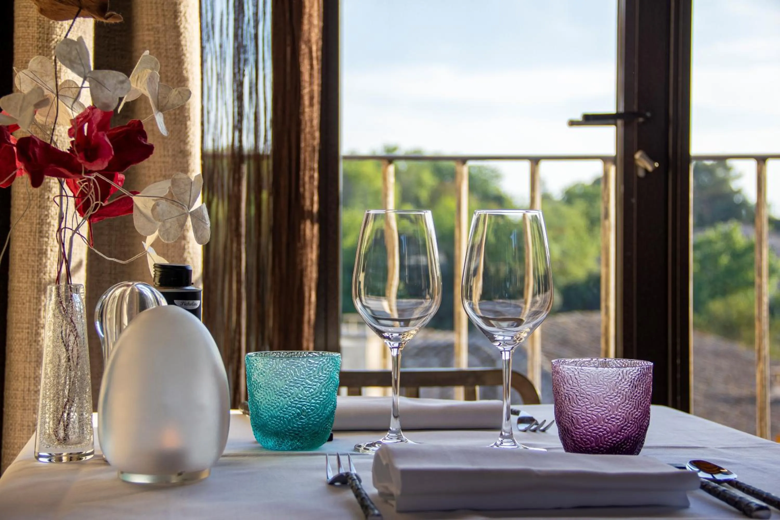 Restaurant/places to eat in La Maison du Passage - Chambres - Suites premium, Spa, Piscine et Restaurant