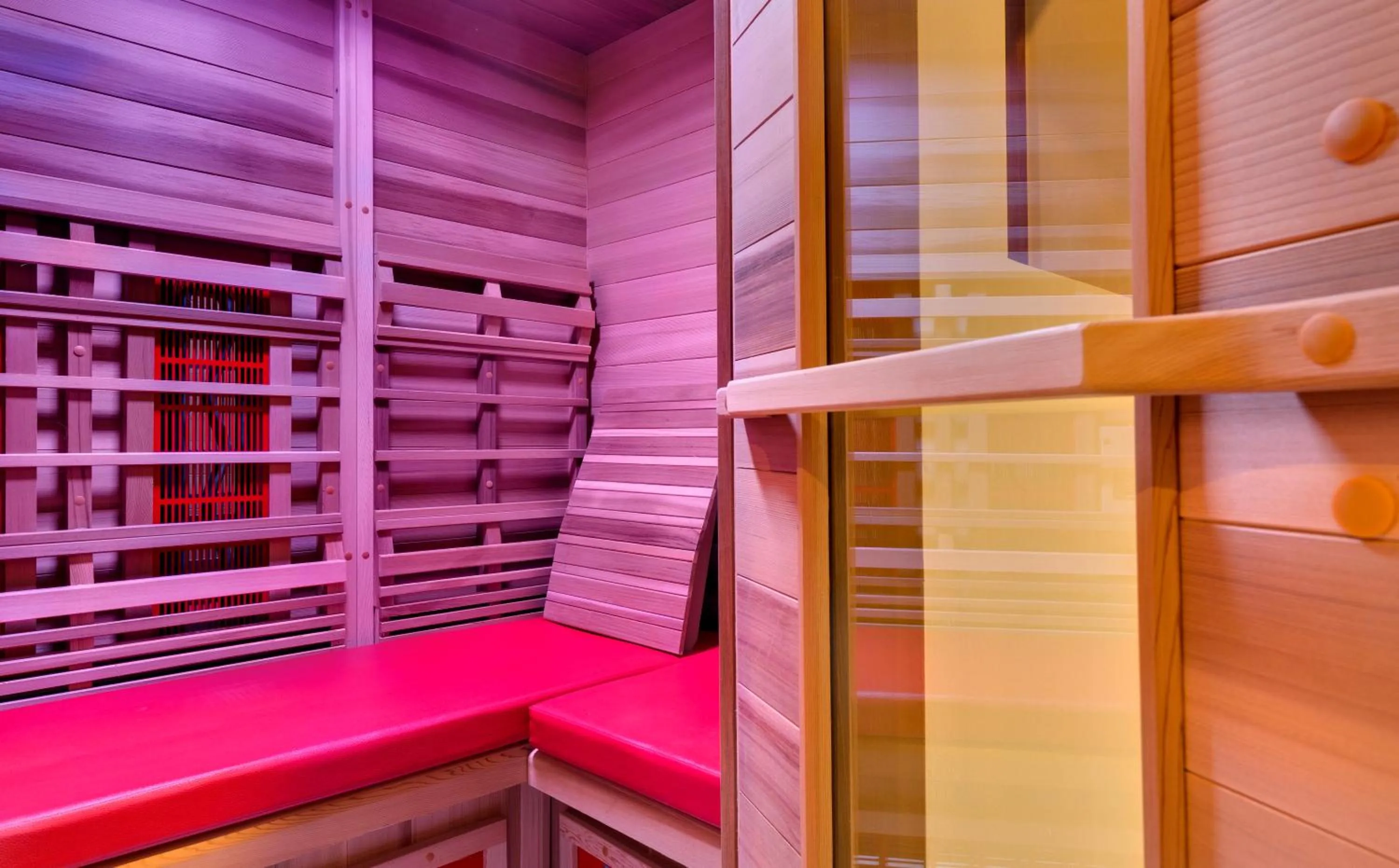 Sauna in La Maison du Passage - Chambres - Suites premium, Spa, Piscine et Restaurant