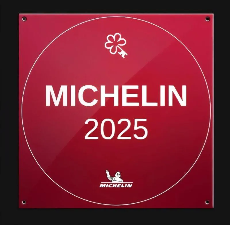 Property building in La Maison du Passage - Chambres - Suites premium, Spa, Piscine et Restaurant