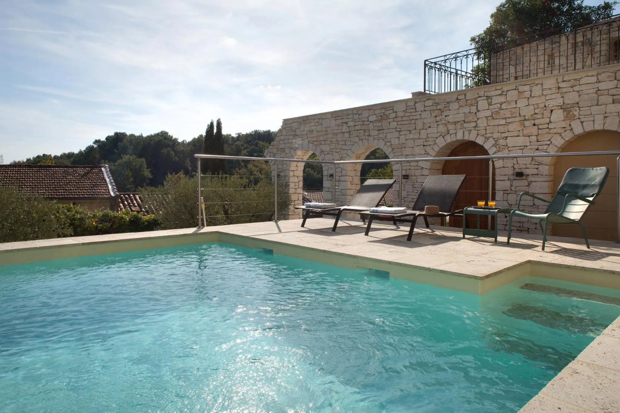 Swimming pool in La Maison du Passage - Chambres - Suites premium, Spa, Piscine et Restaurant