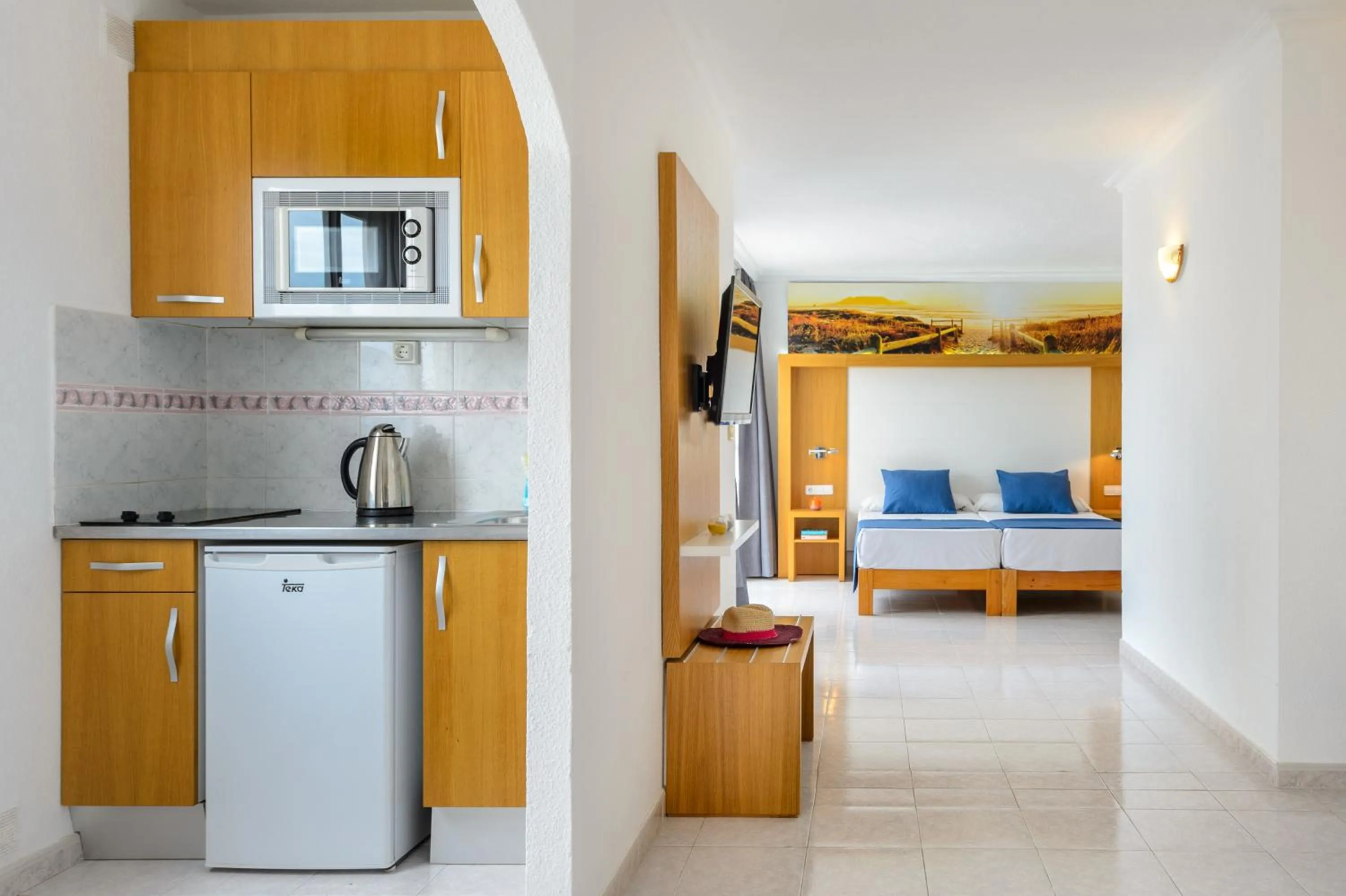 Photo of the whole room in Hotel Apartamentos Vibra San Marino