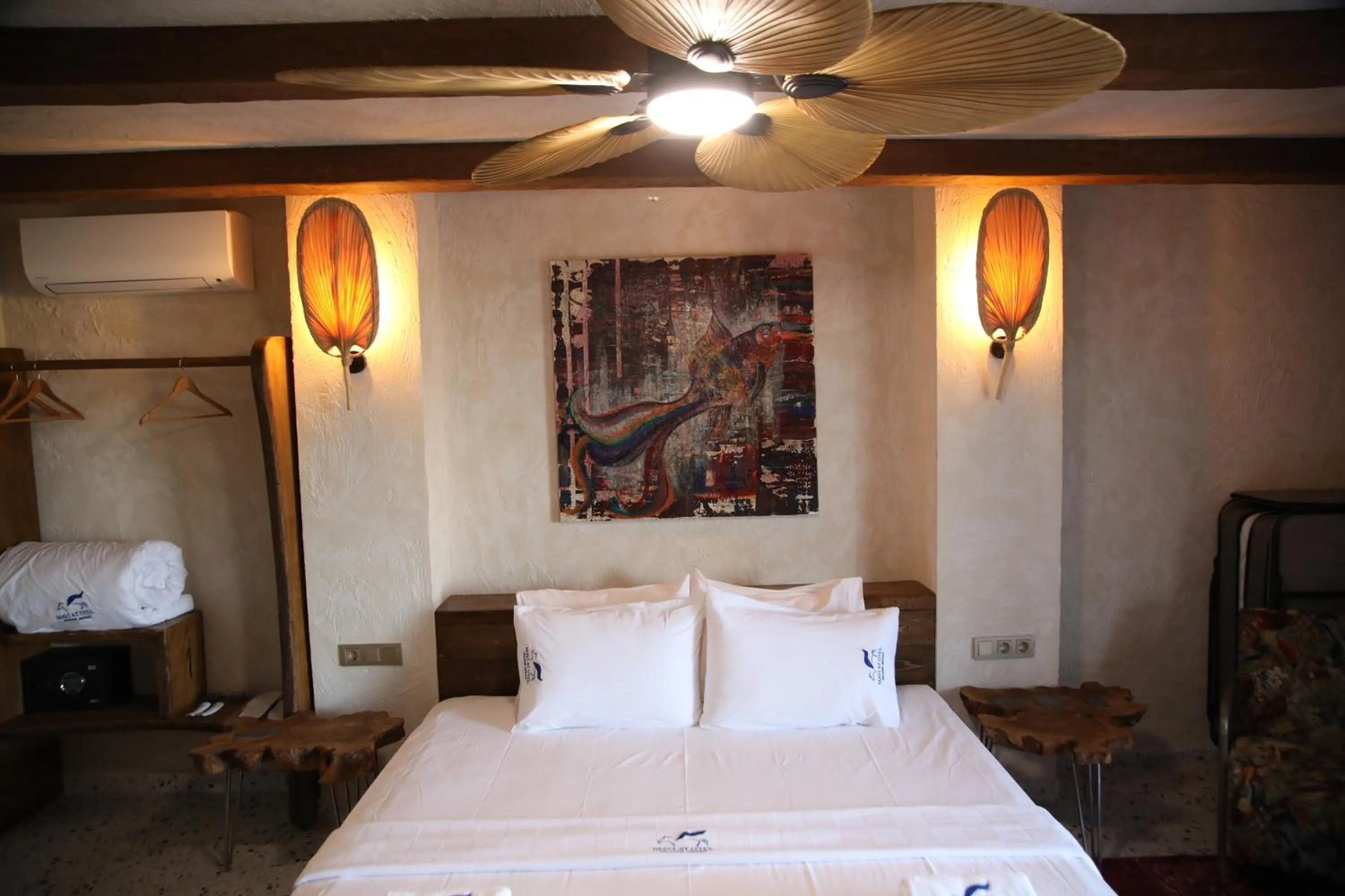 Photo of the whole room, Bed in MAVİ AT HOTEL Blue Horse