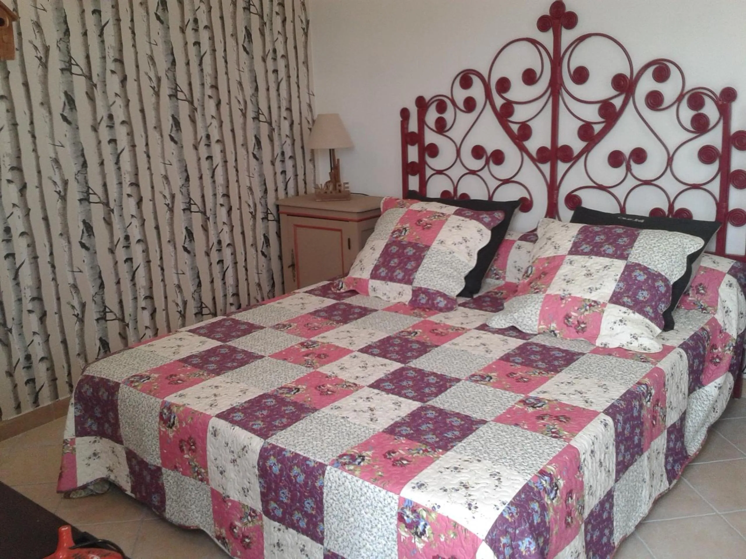 Bed in B&B Le Clos des Cigales